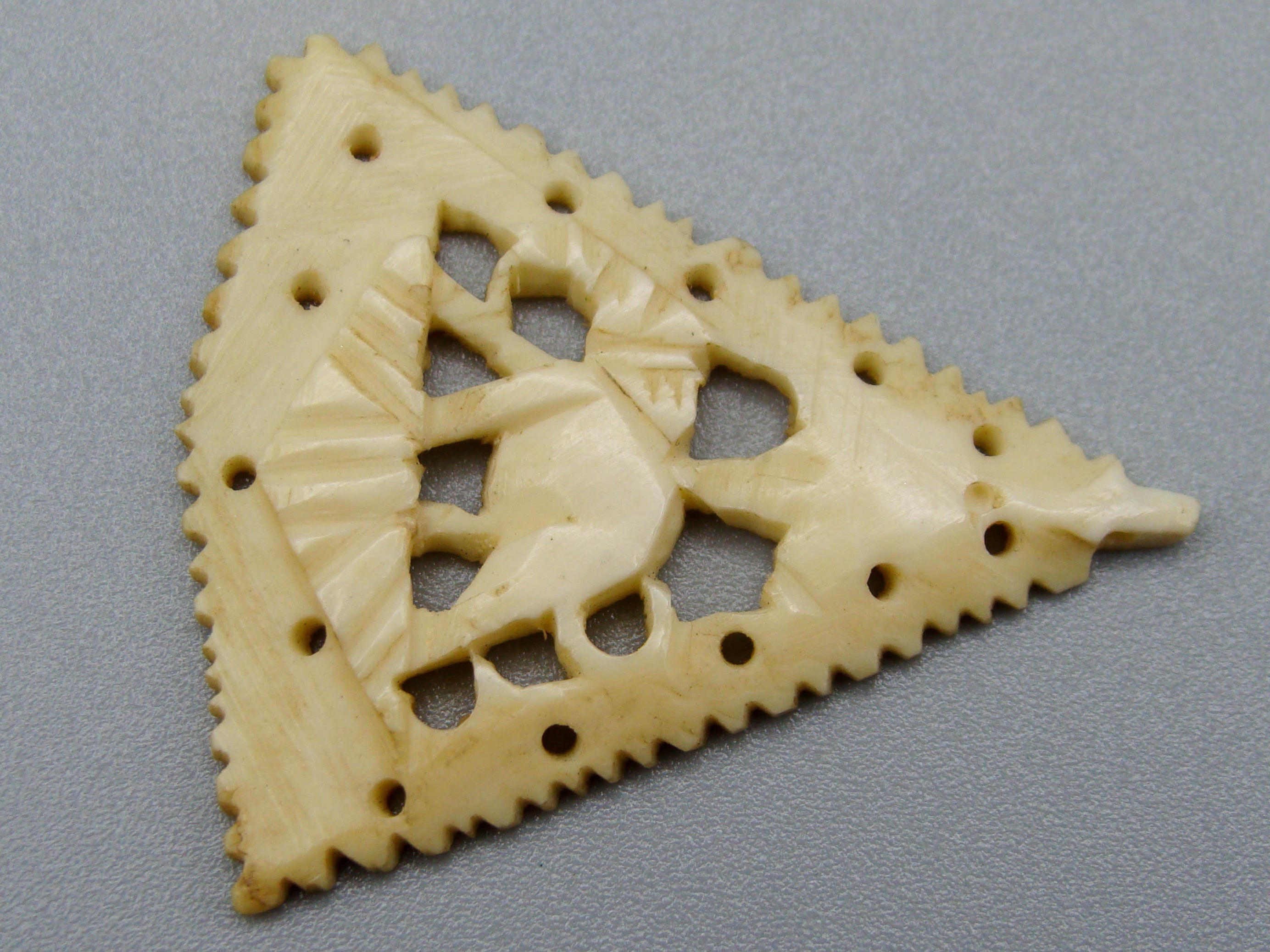 Antique Ivory, Natural Ivory, Mediterranean Ivory, handcarved Ivory, Asien Ivory, Elephant Ivory, Ivory Chain, Ivory Pendant
