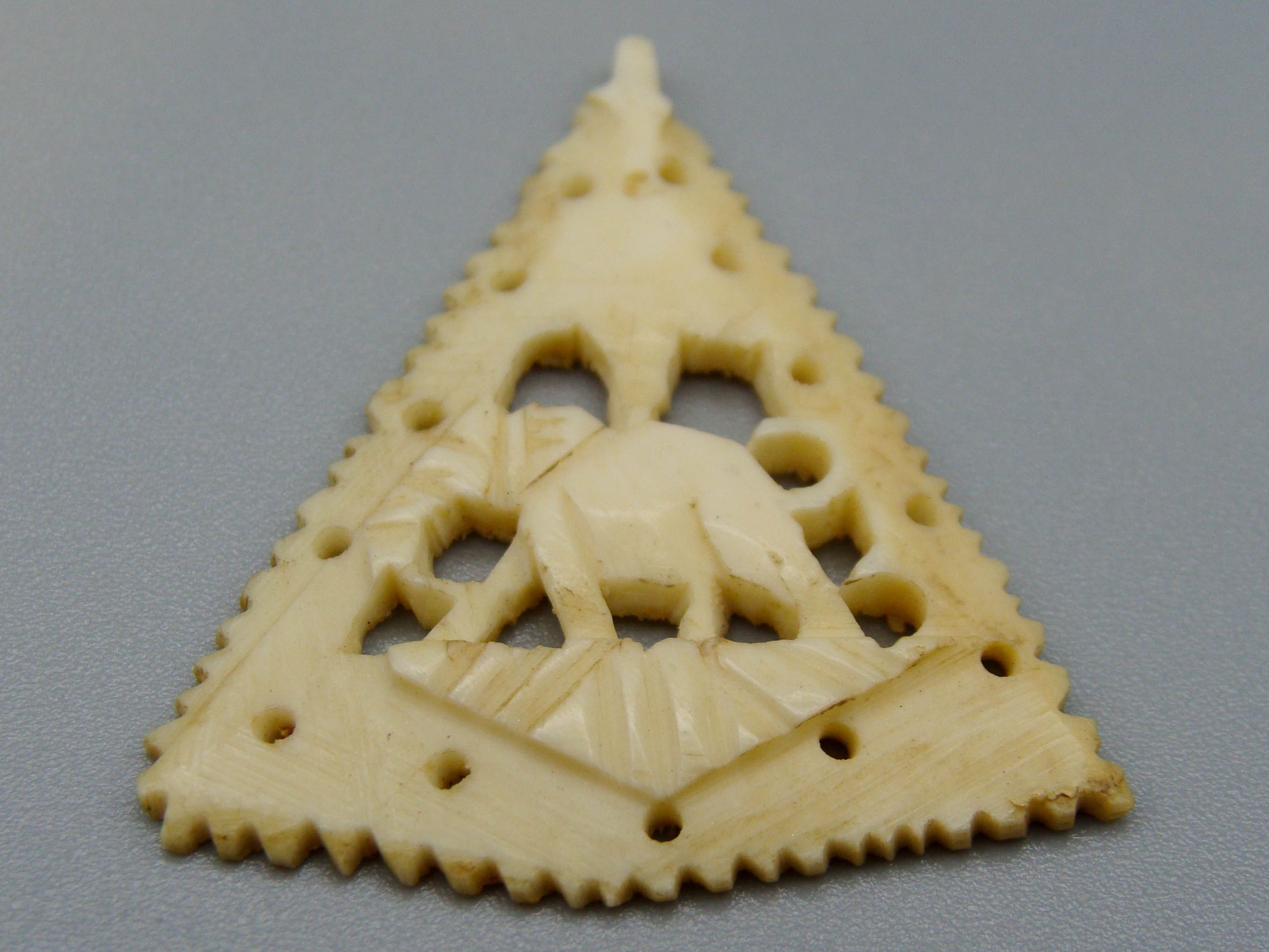Antique Ivory, Natural Ivory, Mediterranean Ivory, handcarved Ivory, Asien Ivory, Elephant Ivory, Ivory Chain, Ivory Pendant