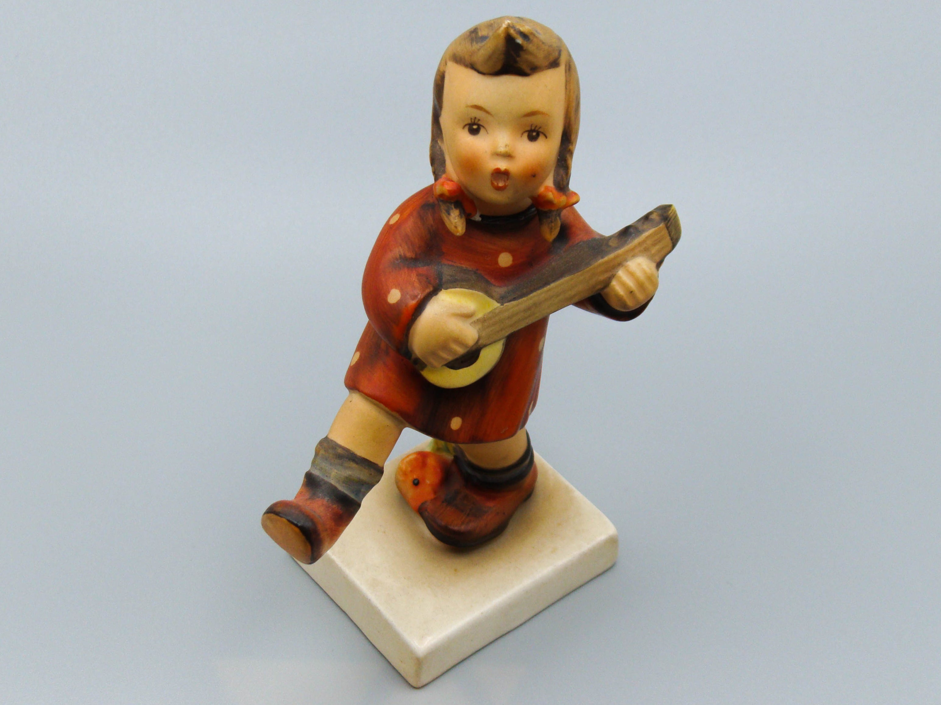 Hummel Three Angels 328 figurines, Hummel Figurines, Porcelain Figurines, Goebel Figurines, German Figurines, Collector Figurines, colored Figurines