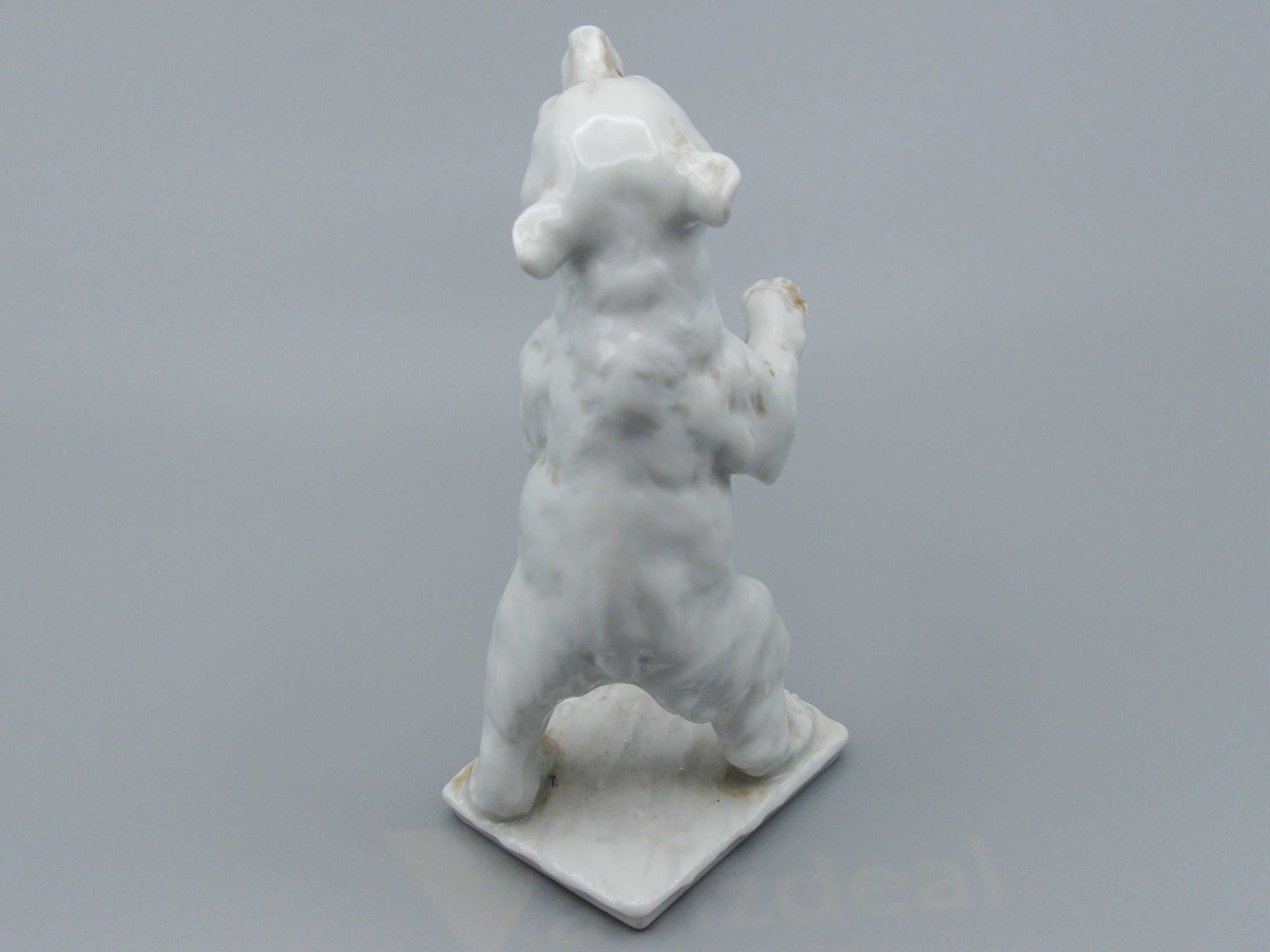 Antique European Porcelain Sculpture, European Porcelain, Porcelain Figurine, Handmade Porcelain Figurine, Kaiser Porcelain, Kaiser Figurines - Kingdom of Antique Arts