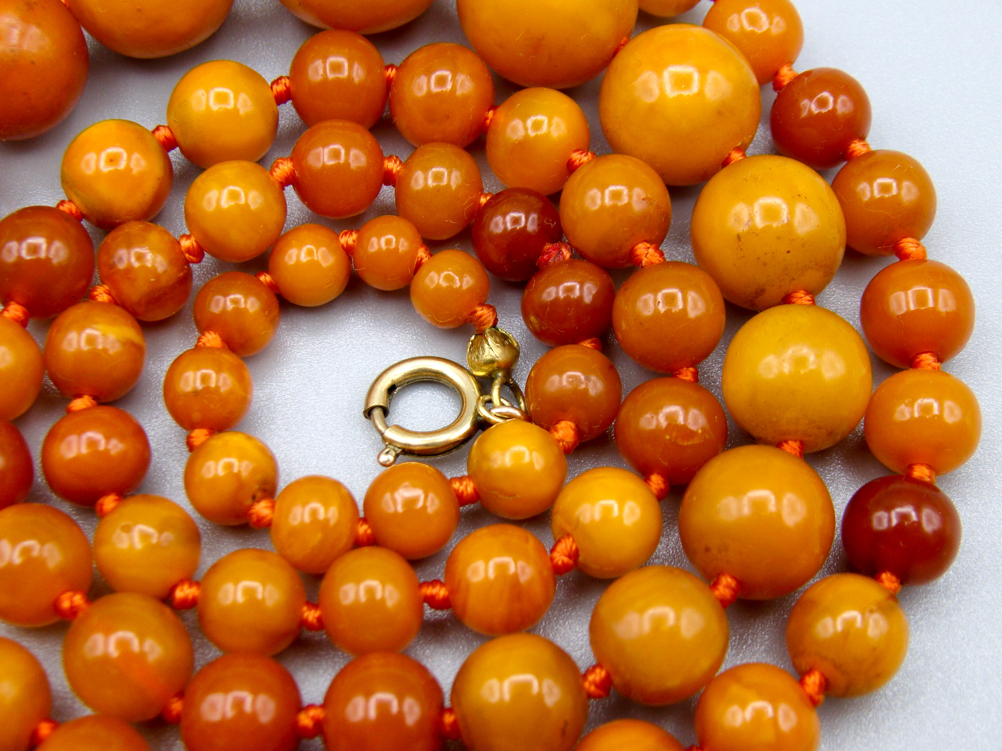baltic amber, amber, antique, amber beads, egg Yolk, amber chain, Rosary beads, مسبحة, Masbaha, Muslim prayer beads حبيت الدورة ,العنبر الهندى