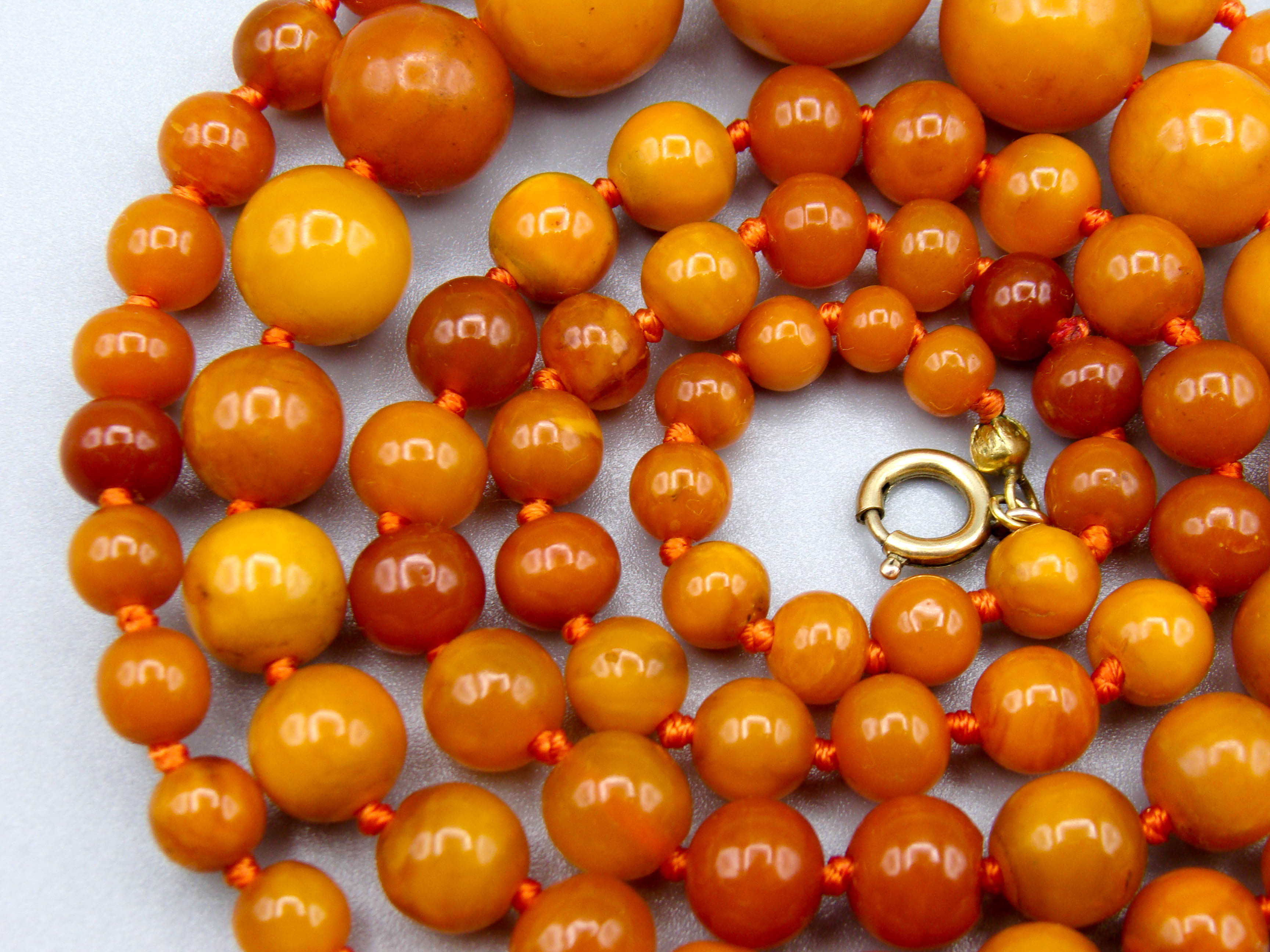 baltic amber, amber, antique, amber beads, egg Yolk, amber chain, Rosary beads, مسبحة, Masbaha, Muslim prayer beads حبيت الدورة ,العنبر الهندى