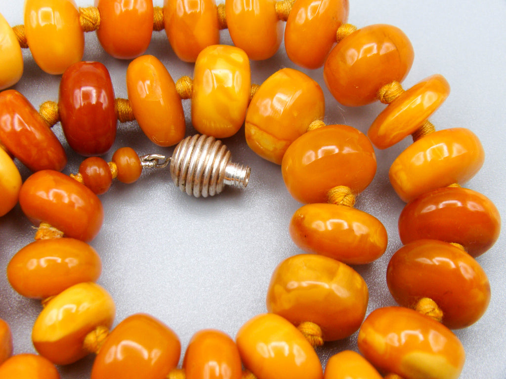 baltic amber, amber, antique, amber beads, egg Yolk, amber chain, Rosary beads, مسبحة, Masbaha, Muslim prayer beads حبيت الدورة ,العنبر الهندى
