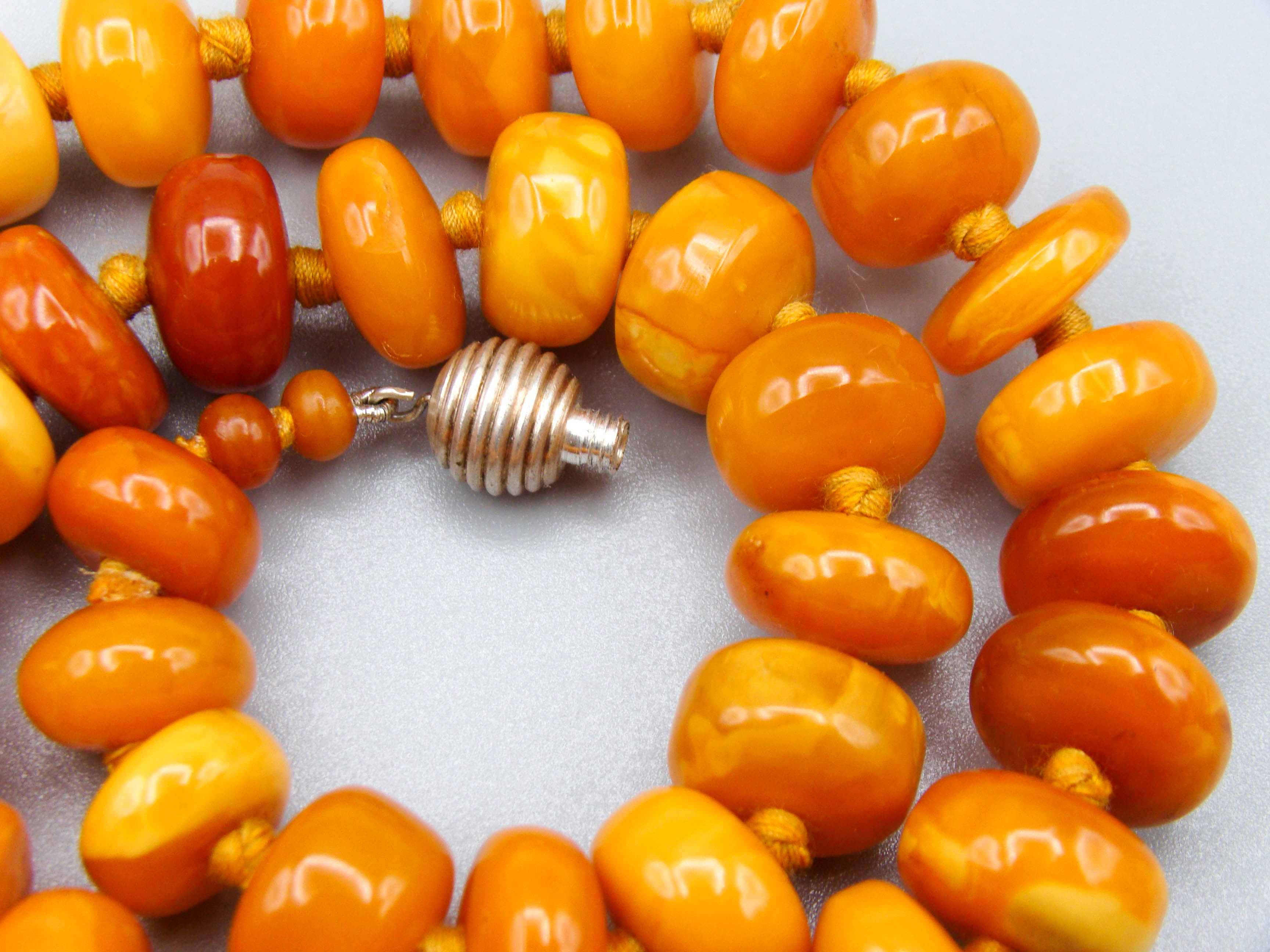 baltic amber, amber, antique, amber beads, egg Yolk, amber chain, Rosary beads, مسبحة, Masbaha, Muslim prayer beads حبيت الدورة ,العنبر الهندى