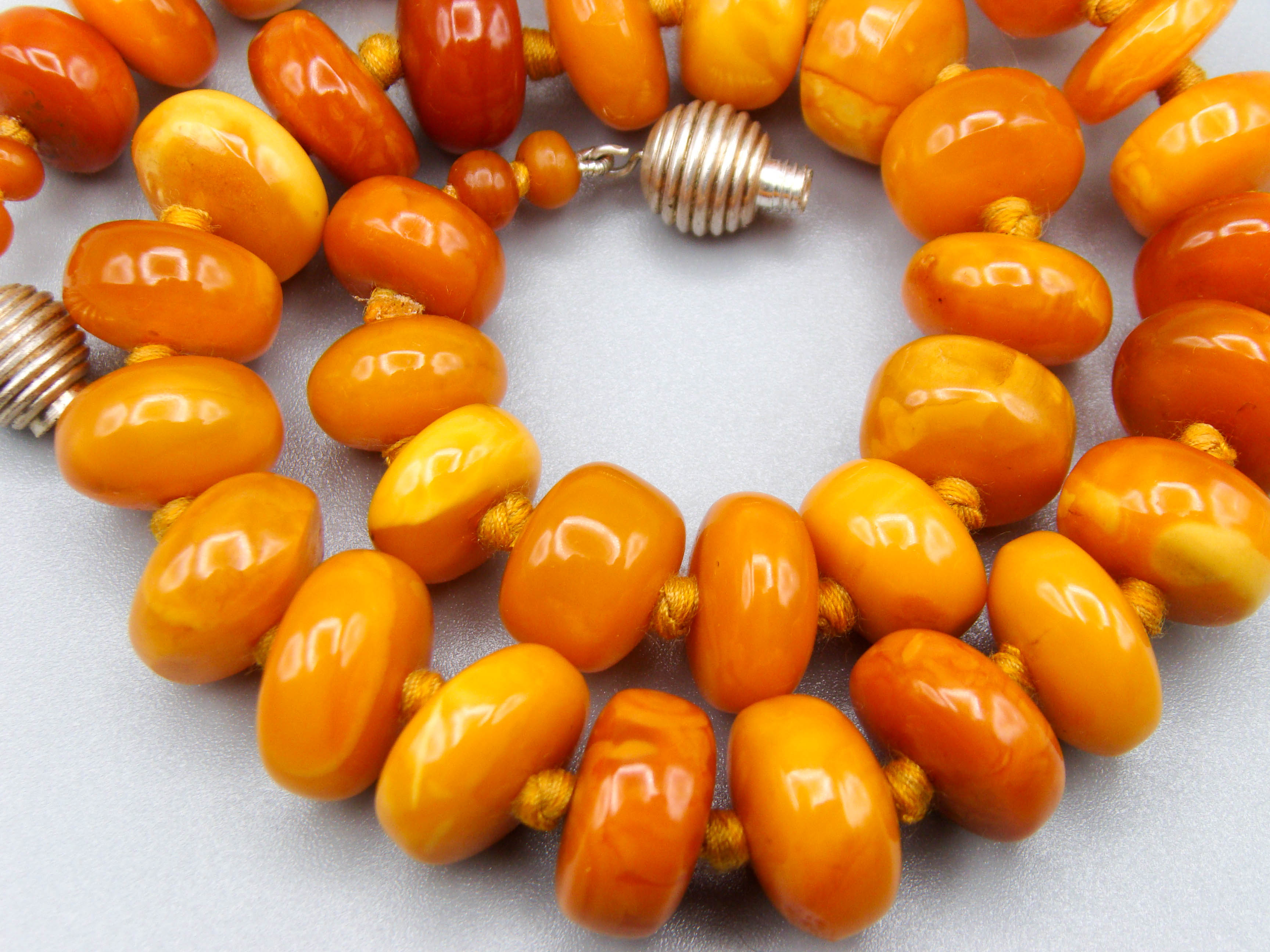 baltic amber, amber, antique, amber beads, egg Yolk, amber chain, Rosary beads, مسبحة, Masbaha, Muslim prayer beads حبيت الدورة ,العنبر الهندى