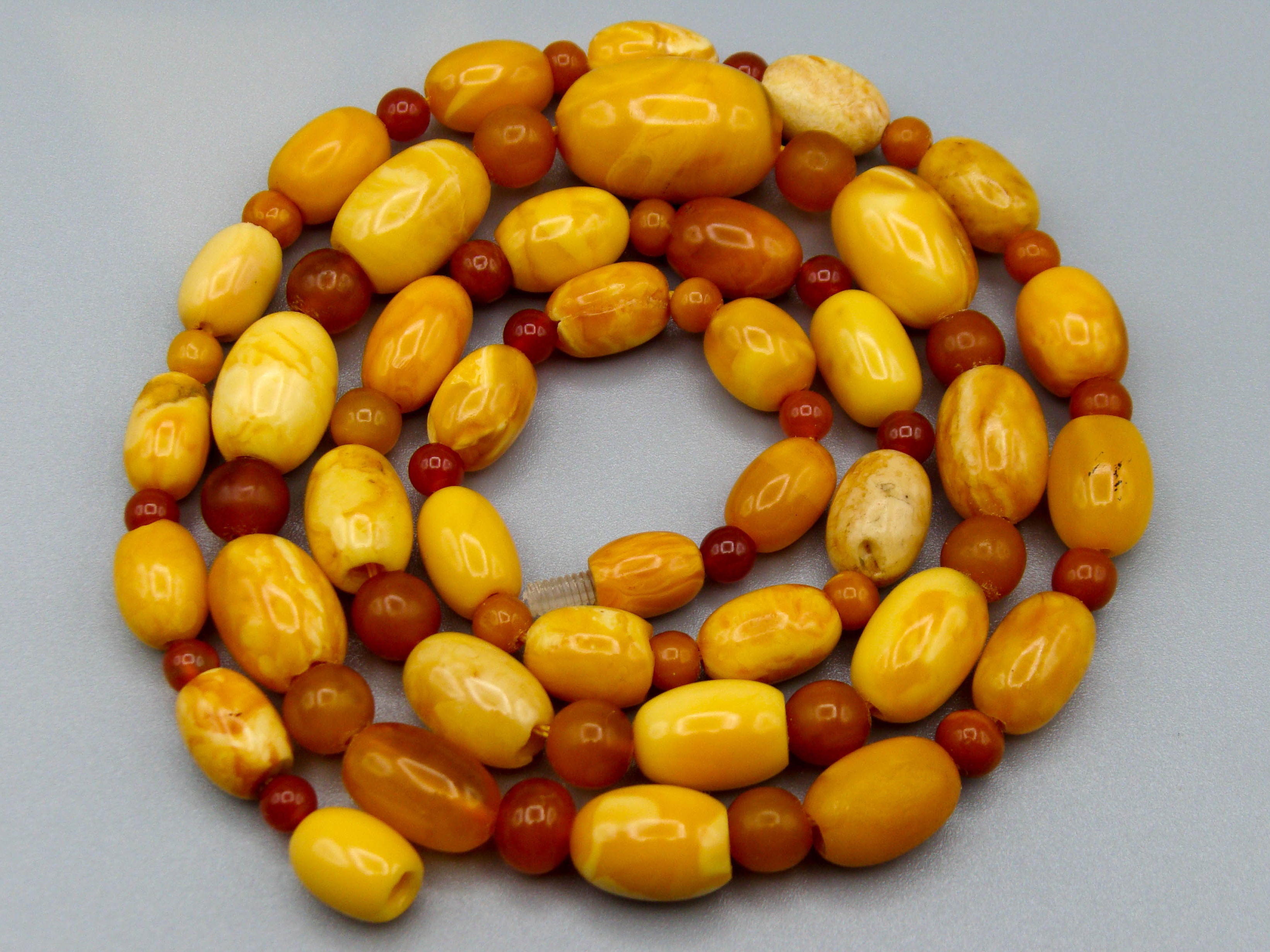 baltic amber, amber, antique, amber beads, egg Yolk, amber chain, Rosary beads, مسبحة, Masbaha, Muslim prayer beads حبيت الدورة ,العنبر الهندى