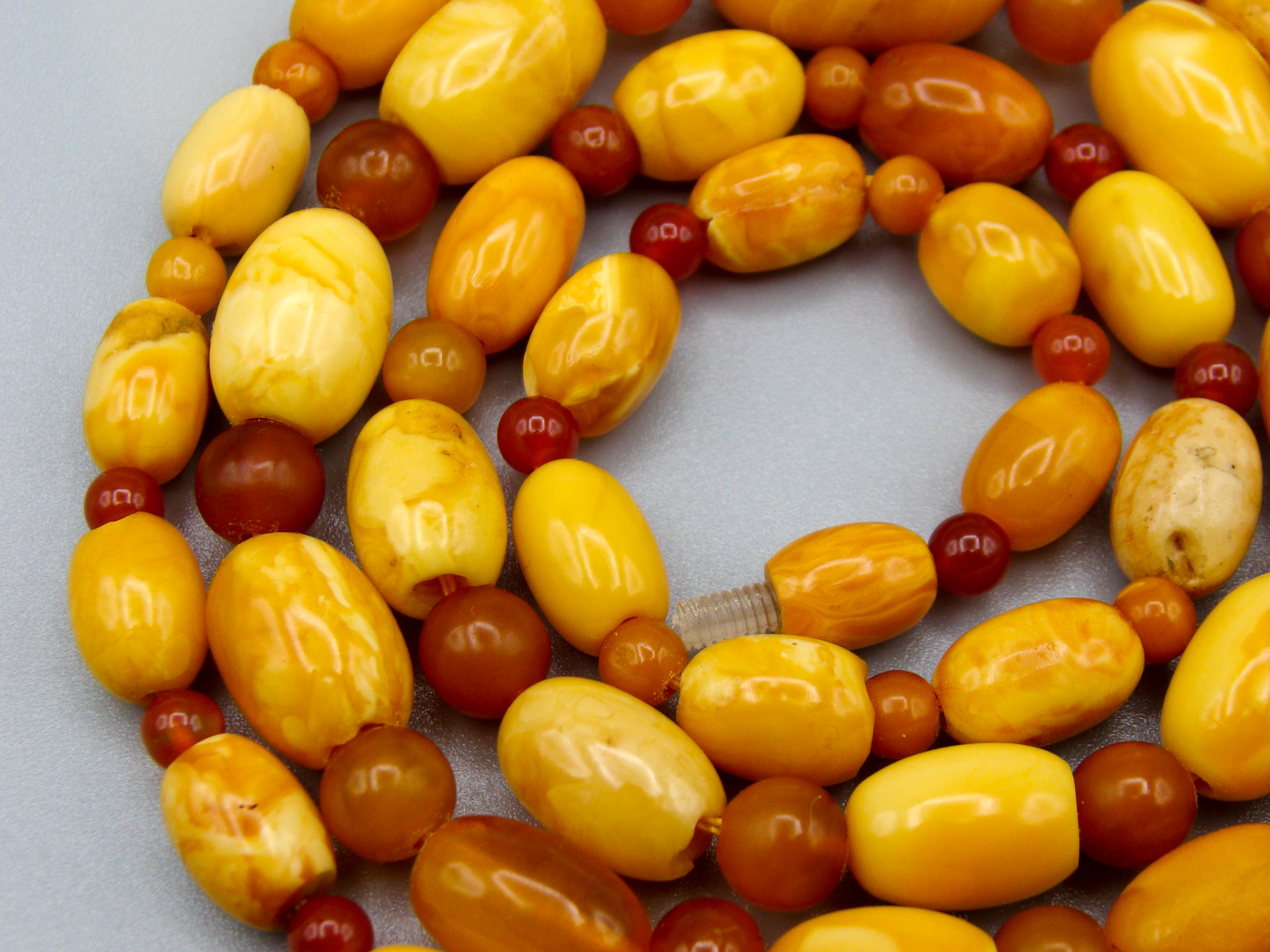 baltic amber, amber, antique, amber beads, egg Yolk, amber chain, Rosary beads, مسبحة, Masbaha, Muslim prayer beads حبيت الدورة ,العنبر الهندى