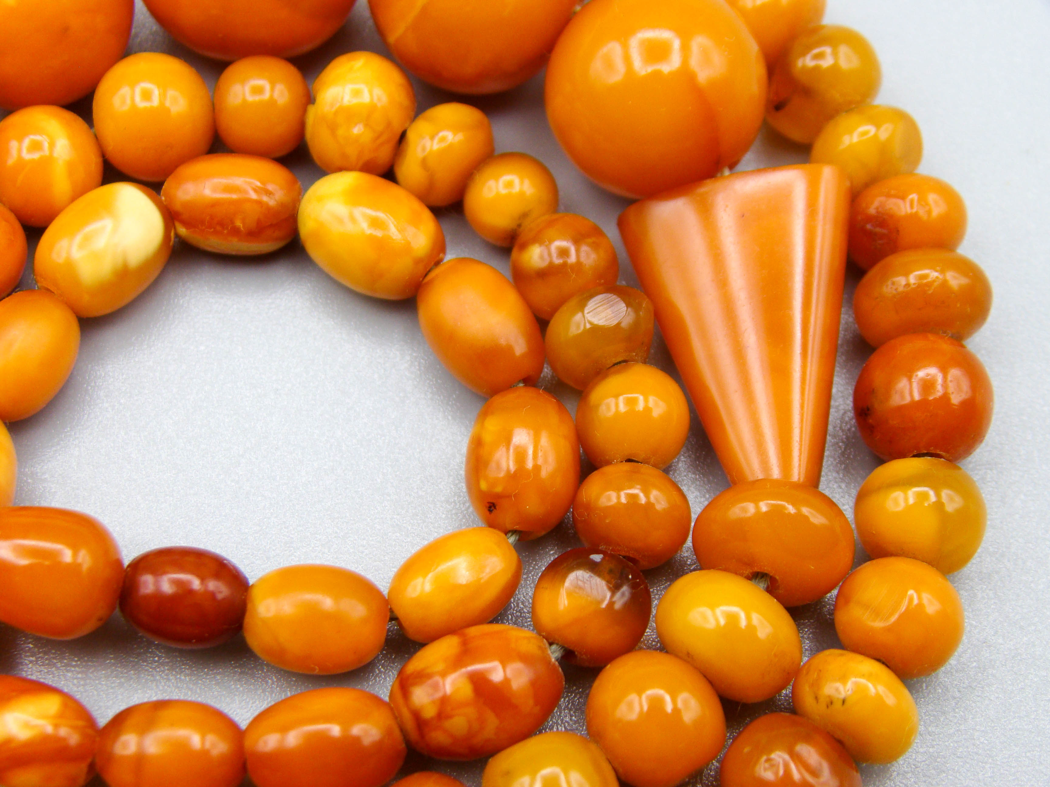 baltic amber, amber, antique, amber beads, egg Yolk, amber chain, Rosary beads, مسبحة, Masbaha, Muslim prayer beads حبيت الدورة ,العنبر الهندى