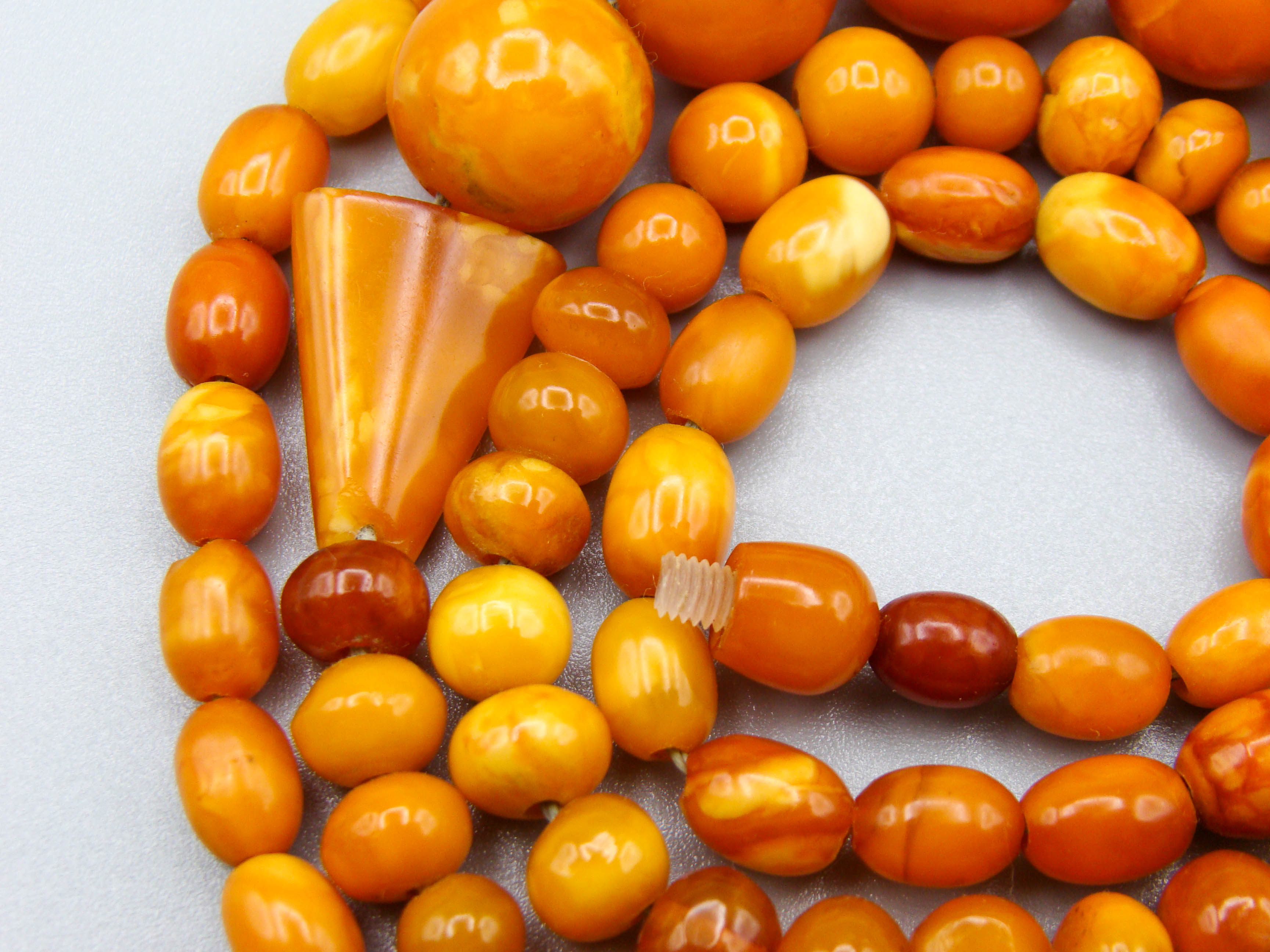 baltic amber, amber, antique, amber beads, egg Yolk, amber chain, Rosary beads, مسبحة, Masbaha, Muslim prayer beads حبيت الدورة ,العنبر الهندى