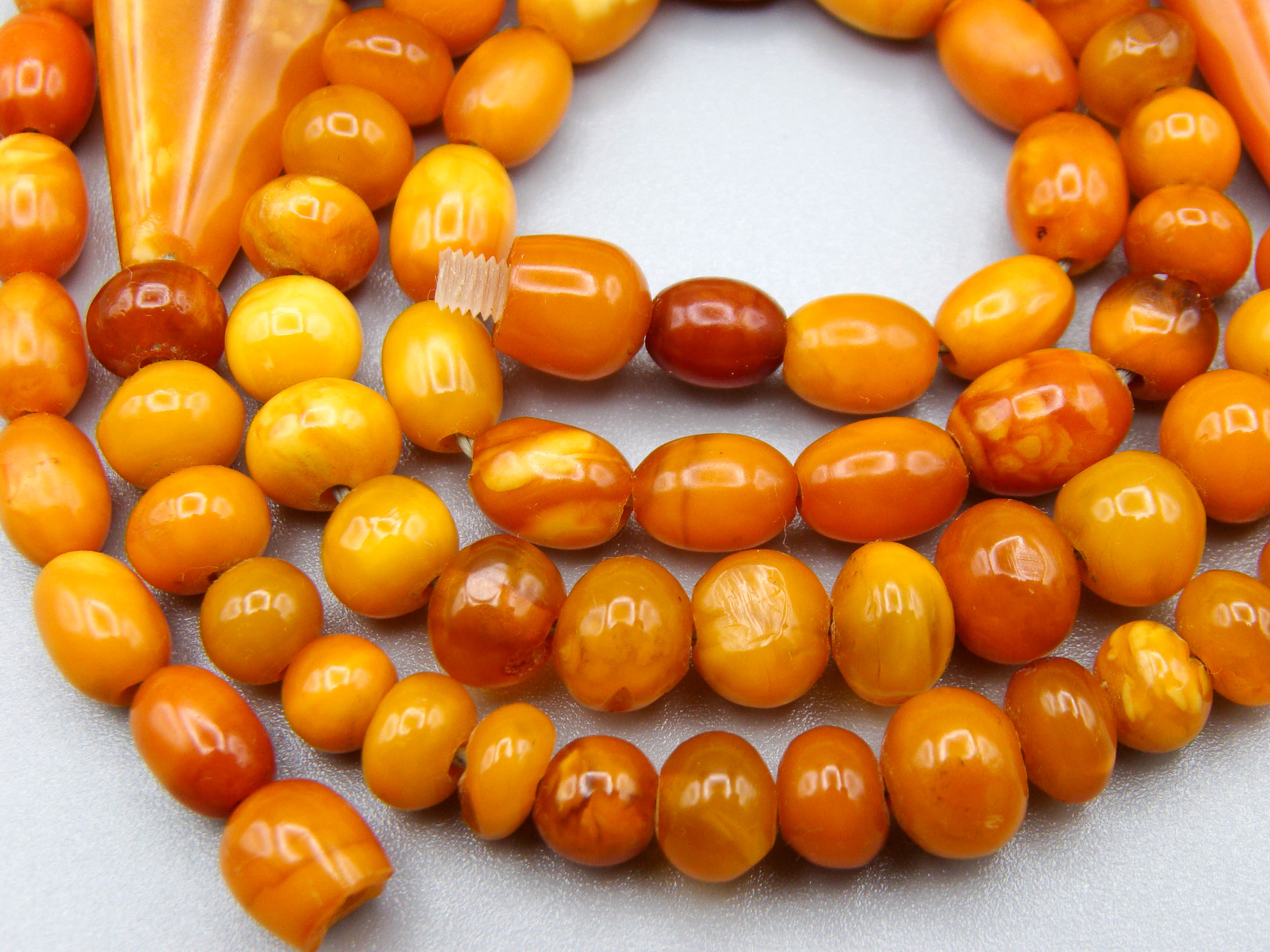 baltic amber, amber, antique, amber beads, egg Yolk, amber chain, Rosary beads, مسبحة, Masbaha, Muslim prayer beads حبيت الدورة ,العنبر الهندى