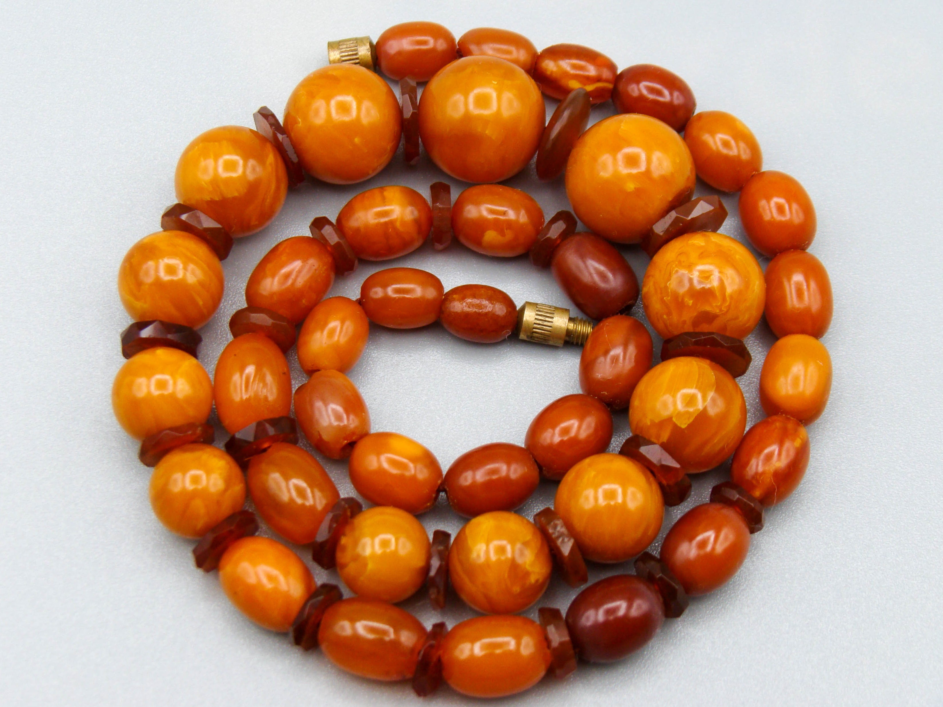baltic amber, amber, antique, amber beads, egg Yolk, amber chain, Rosary beads, مسبحة, Masbaha, Muslim prayer beads حبيت الدورة ,العنبر الهندى