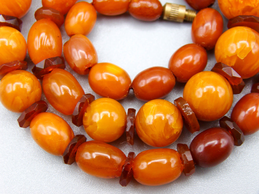 baltic amber, amber, antique, amber beads, egg Yolk, amber chain, Rosary beads, مسبحة, Masbaha, Muslim prayer beads حبيت الدورة ,العنبر الهندى