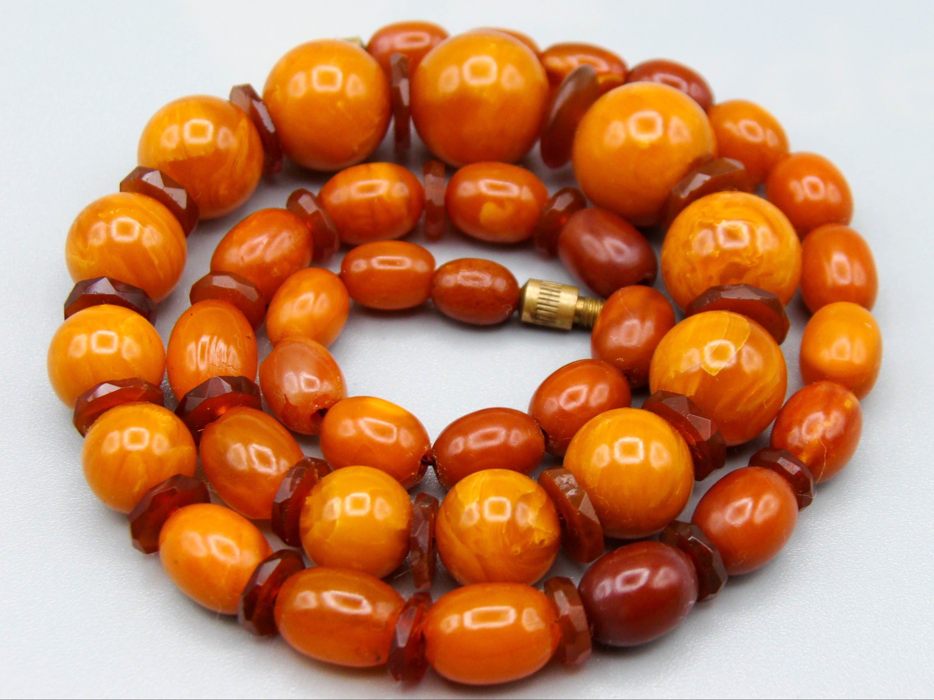 baltic amber, amber, antique, amber beads, egg Yolk, amber chain, Rosary beads, مسبحة, Masbaha, Muslim prayer beads حبيت الدورة ,العنبر الهندى