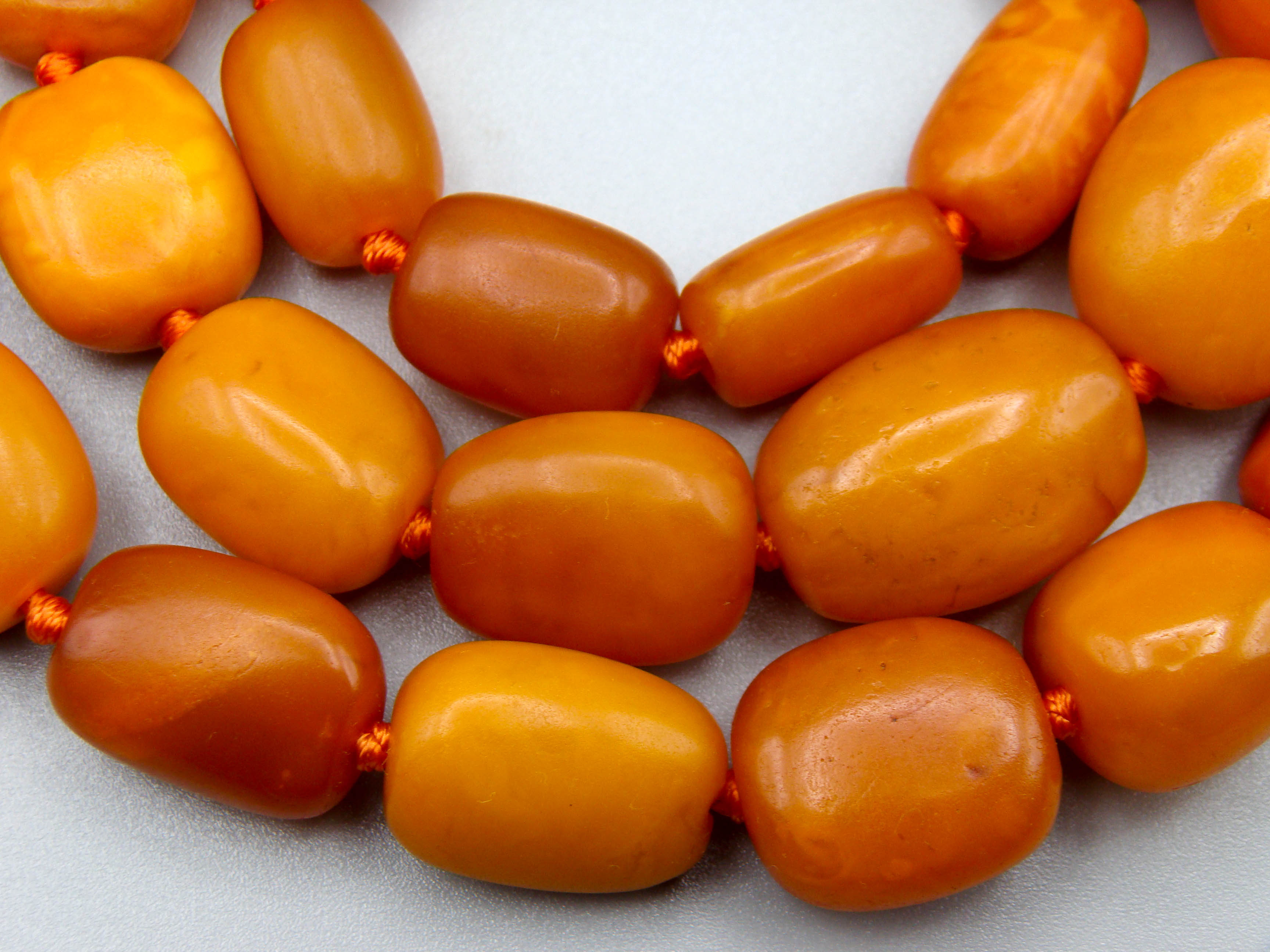 baltic amber, amber, antique, amber beads, egg Yolk, amber chain, Rosary beads, مسبحة, Masbaha, Muslim prayer beads حبيت الدورة ,العنبر الهندى