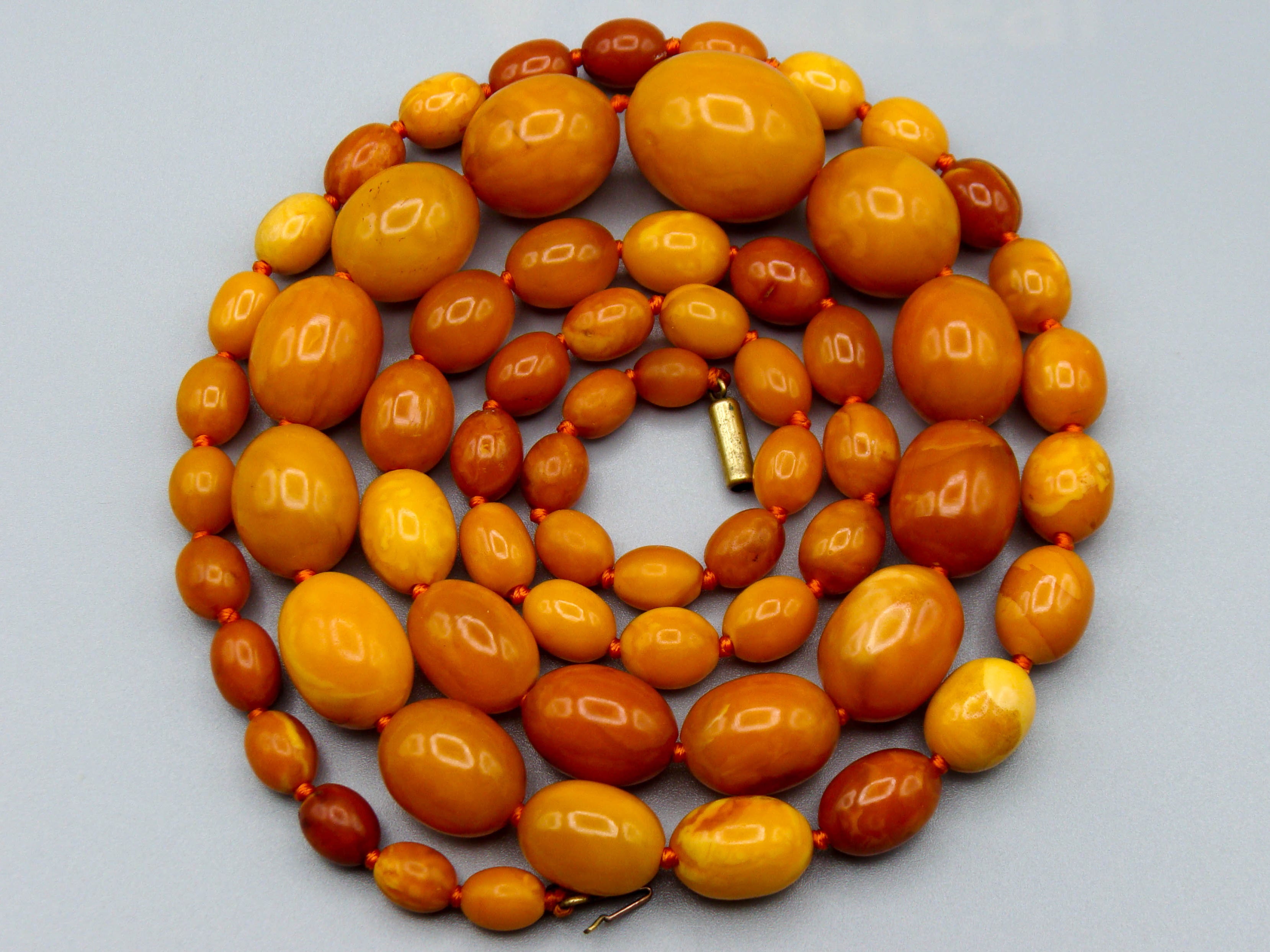 baltic amber, amber, antique, amber beads, egg Yolk, amber chain, Rosary beads, مسبحة, Masbaha, Muslim prayer beads حبيت الدورة ,العنبر الهندى