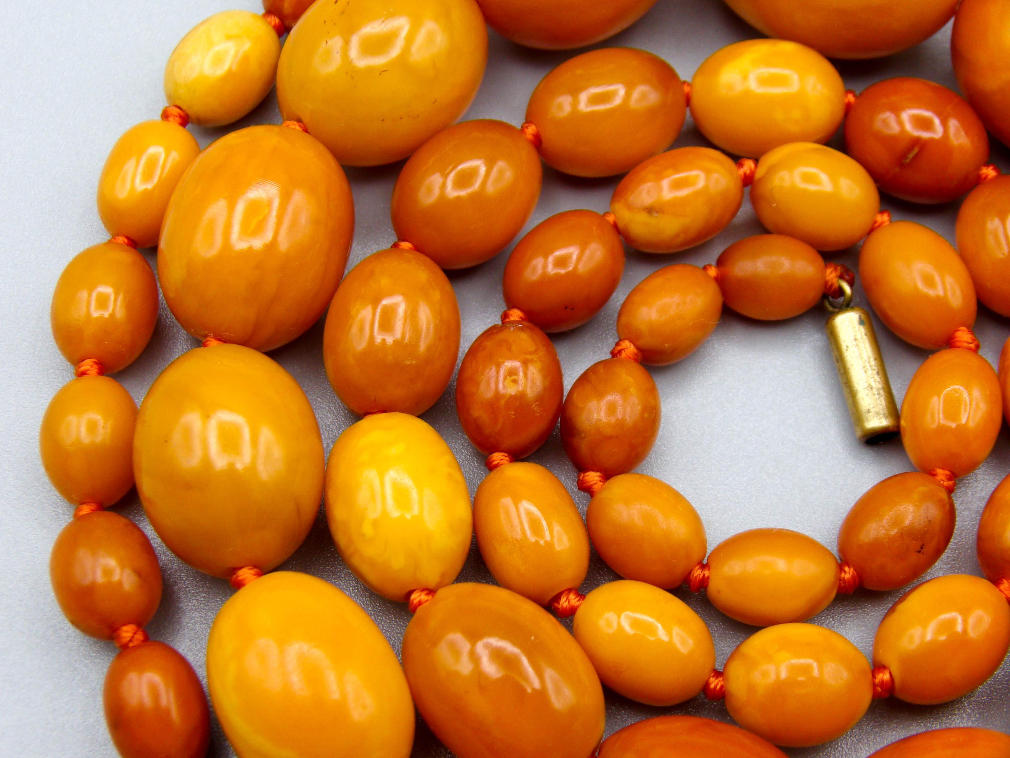 baltic amber, amber, antique, amber beads, egg Yolk, amber chain, Rosary beads, مسبحة, Masbaha, Muslim prayer beads حبيت الدورة ,العنبر الهندى