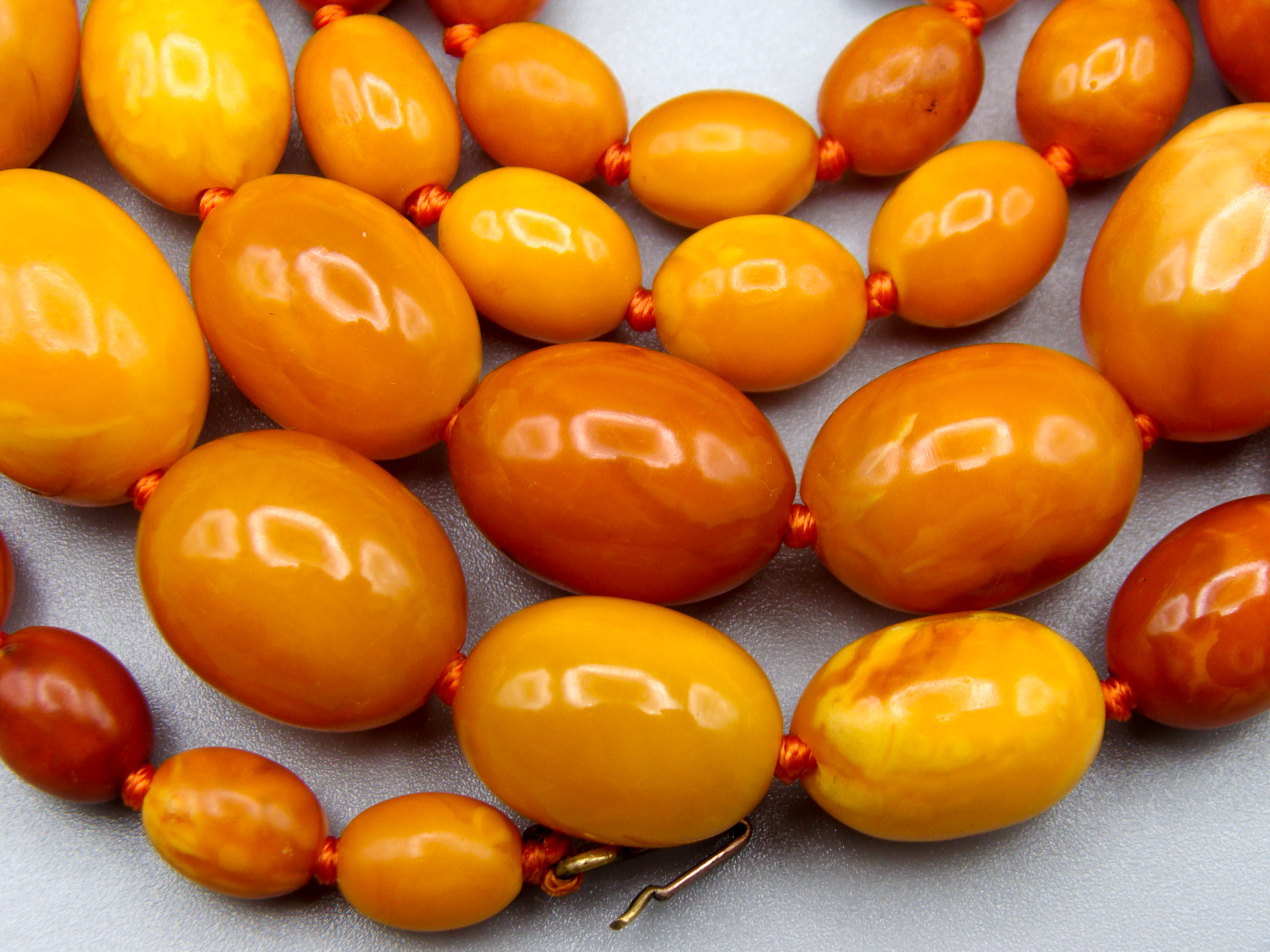 baltic amber, amber, antique, amber beads, egg Yolk, amber chain, Rosary beads, مسبحة, Masbaha, Muslim prayer beads حبيت الدورة ,العنبر الهندى