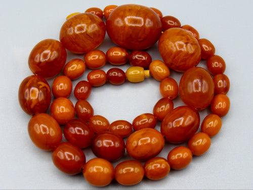 baltic amber, amber, antique, amber beads, egg Yolk, amber chain, Rosary beads, مسبحة, Masbaha, Muslim prayer beads حبيت الدورة ,العنبر الهندى