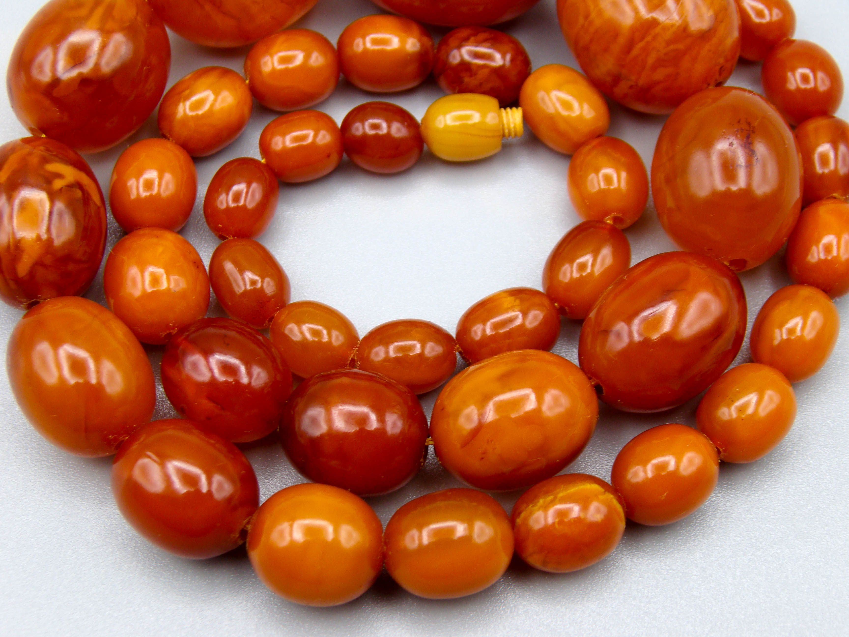 baltic amber, amber, antique, amber beads, egg Yolk, amber chain, Rosary beads, مسبحة, Masbaha, Muslim prayer beads حبيت الدورة ,العنبر الهندى