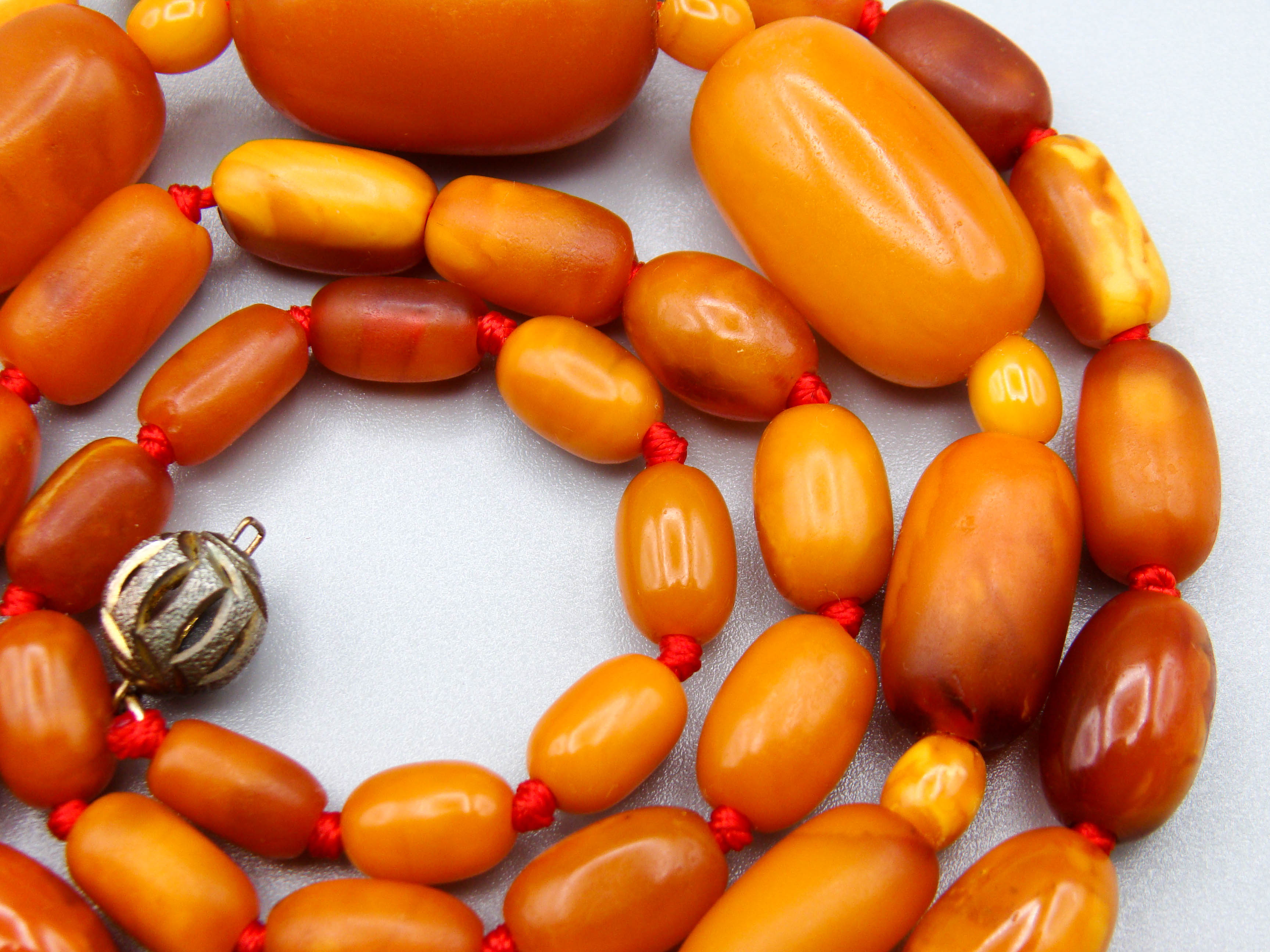 baltic amber, amber, antique, amber beads, egg Yolk, amber chain, Rosary beads, مسبحة, Masbaha, Muslim prayer beads حبيت الدورة ,العنبر الهندى