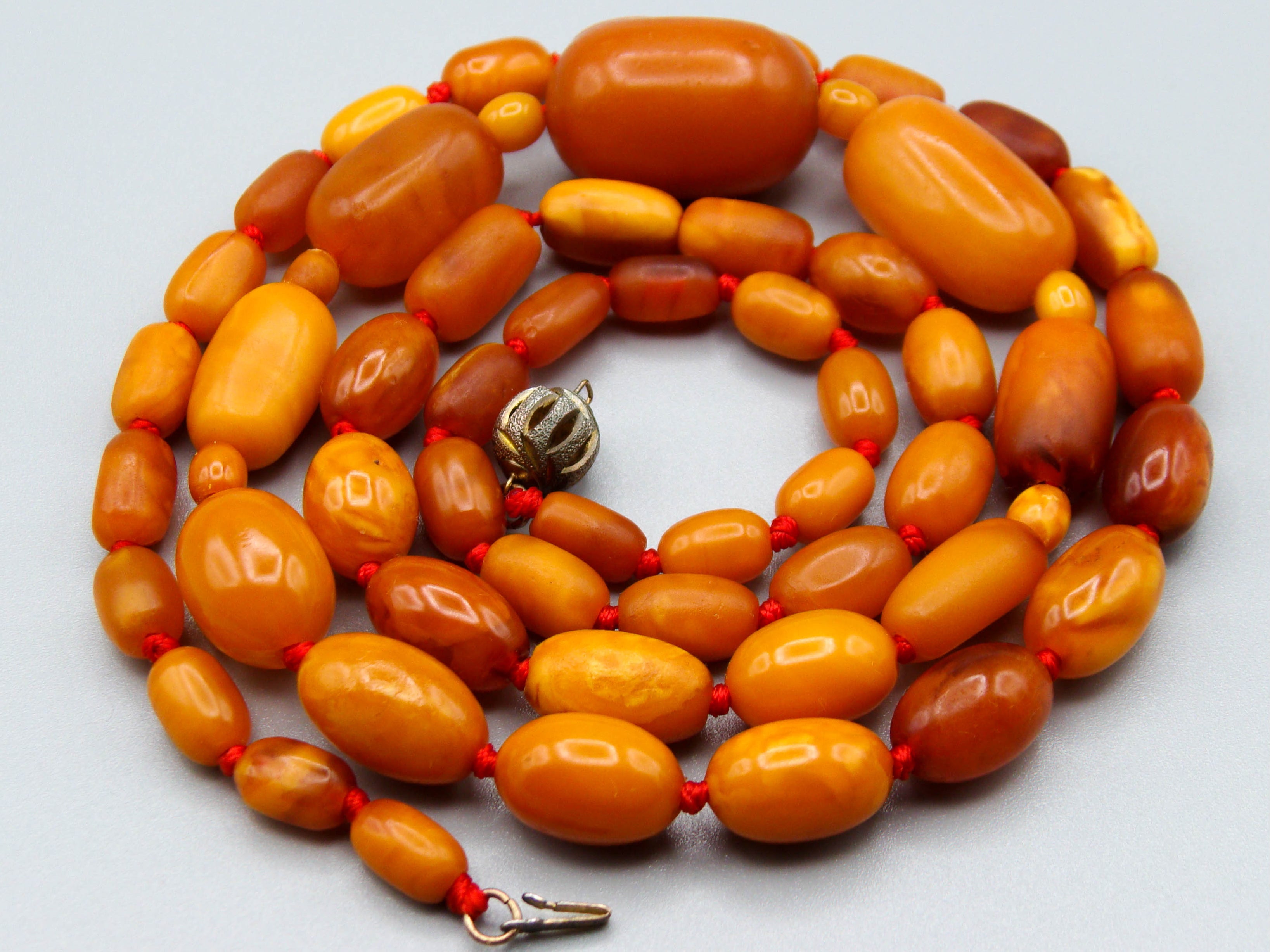 baltic amber, amber, antique, amber beads, egg Yolk, amber chain, Rosary beads, مسبحة, Masbaha, Muslim prayer beads حبيت الدورة ,العنبر الهندى