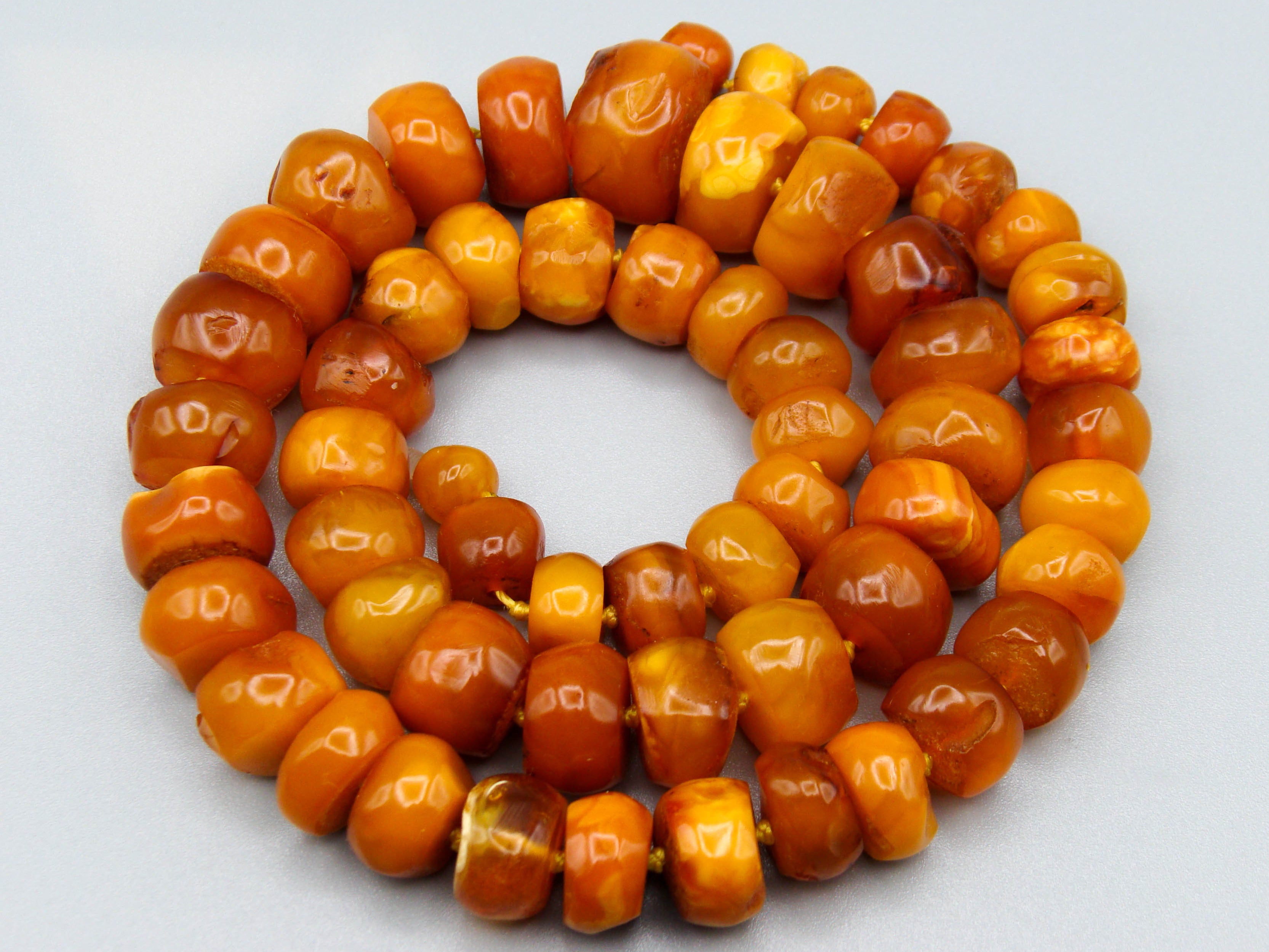 baltic amber, amber, antique, amber beads, egg Yolk, amber chain, Rosary beads, مسبحة, Masbaha, Muslim prayer beads حبيت الدورة ,العنبر الهندى