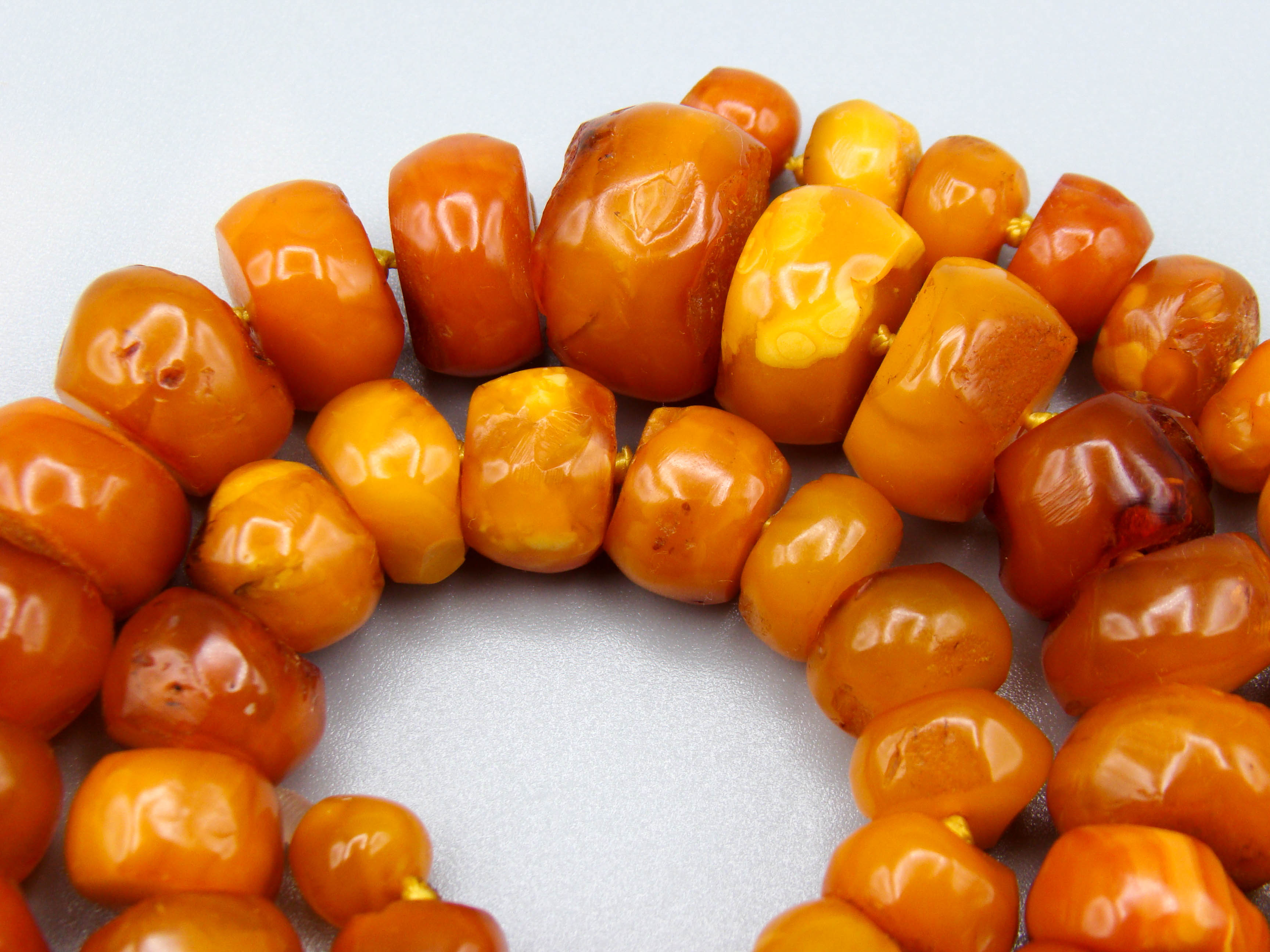 baltic amber, amber, antique, amber beads, egg Yolk, amber chain, Rosary beads, مسبحة, Masbaha, Muslim prayer beads حبيت الدورة ,العنبر الهندى