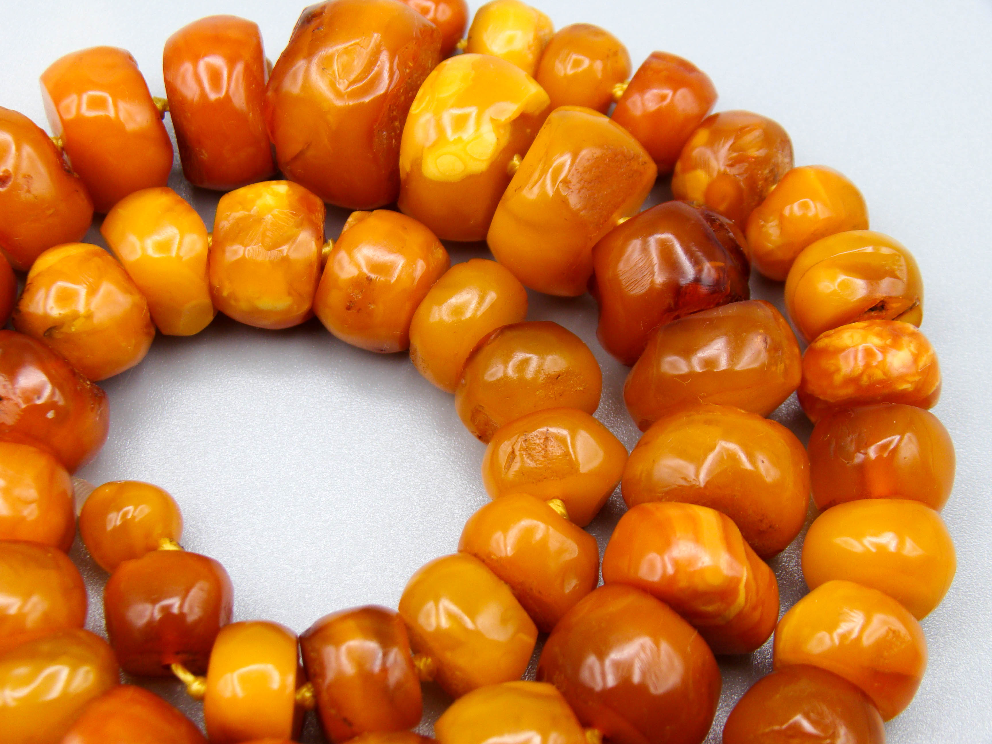 baltic amber, amber, antique, amber beads, egg Yolk, amber chain, Rosary beads, مسبحة, Masbaha, Muslim prayer beads حبيت الدورة ,العنبر الهندى
