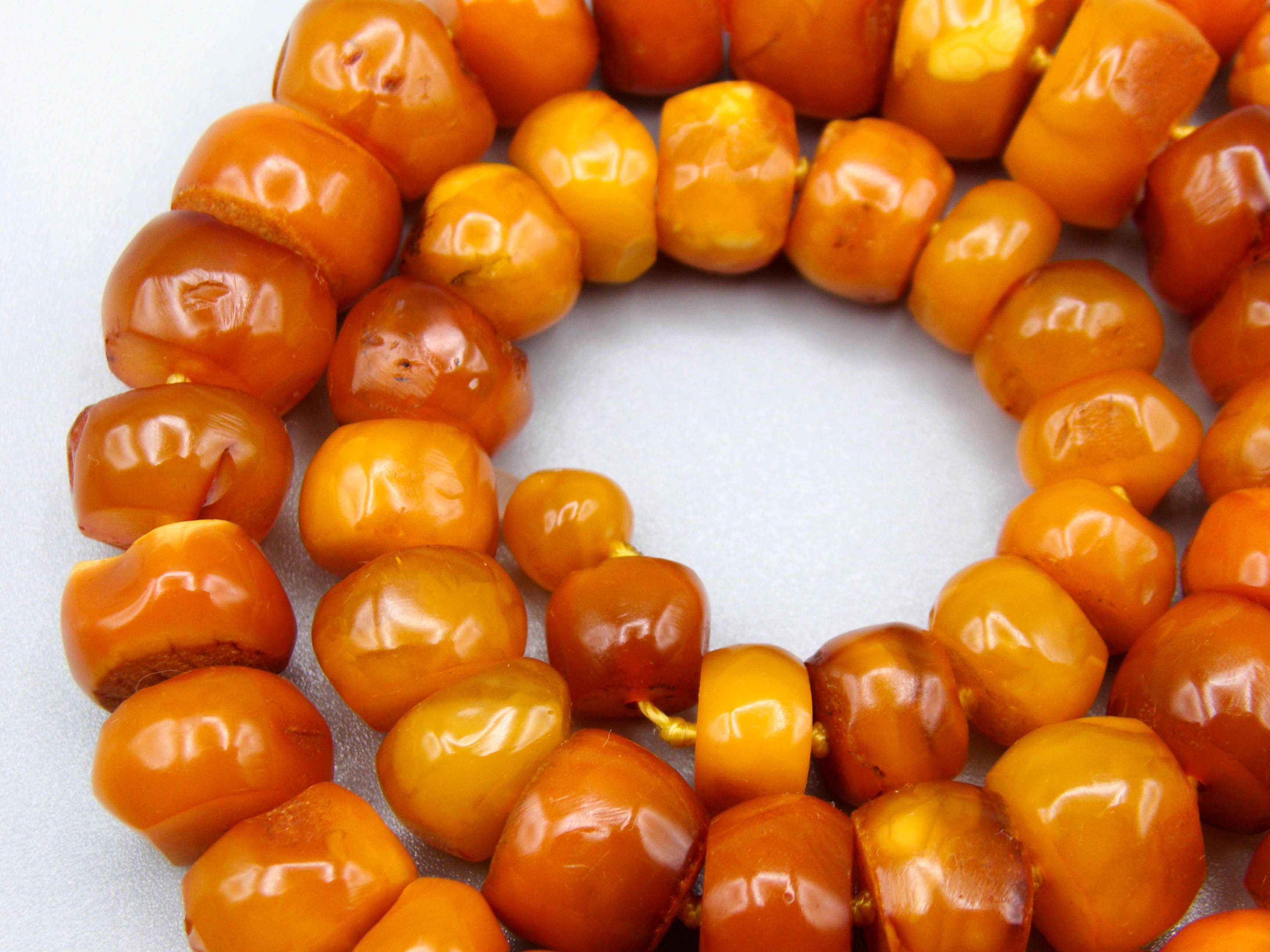 baltic amber, amber, antique, amber beads, egg Yolk, amber chain, Rosary beads, مسبحة, Masbaha, Muslim prayer beads حبيت الدورة ,العنبر الهندى