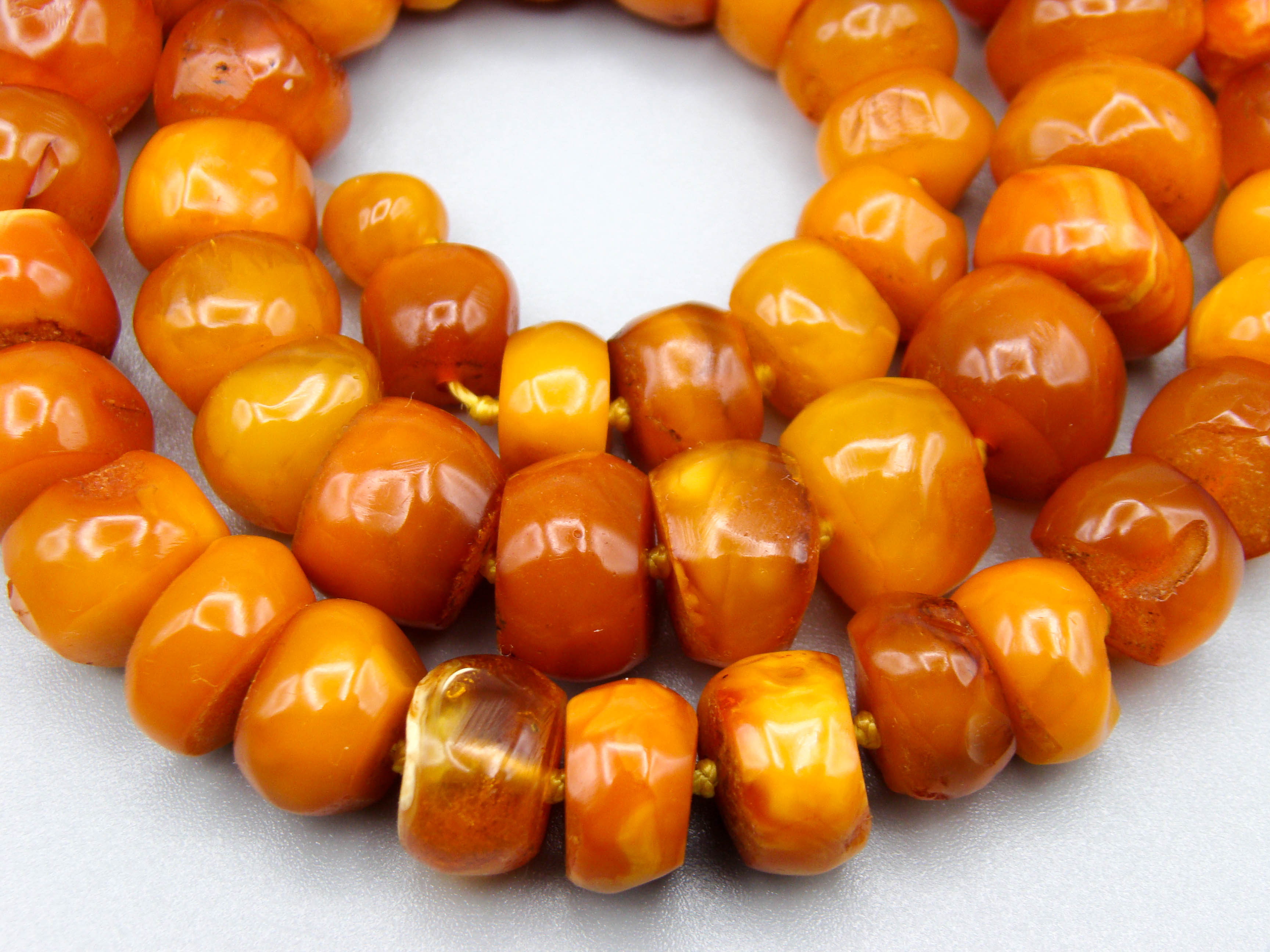baltic amber, amber, antique, amber beads, egg Yolk, amber chain, Rosary beads, مسبحة, Masbaha, Muslim prayer beads حبيت الدورة ,العنبر الهندى