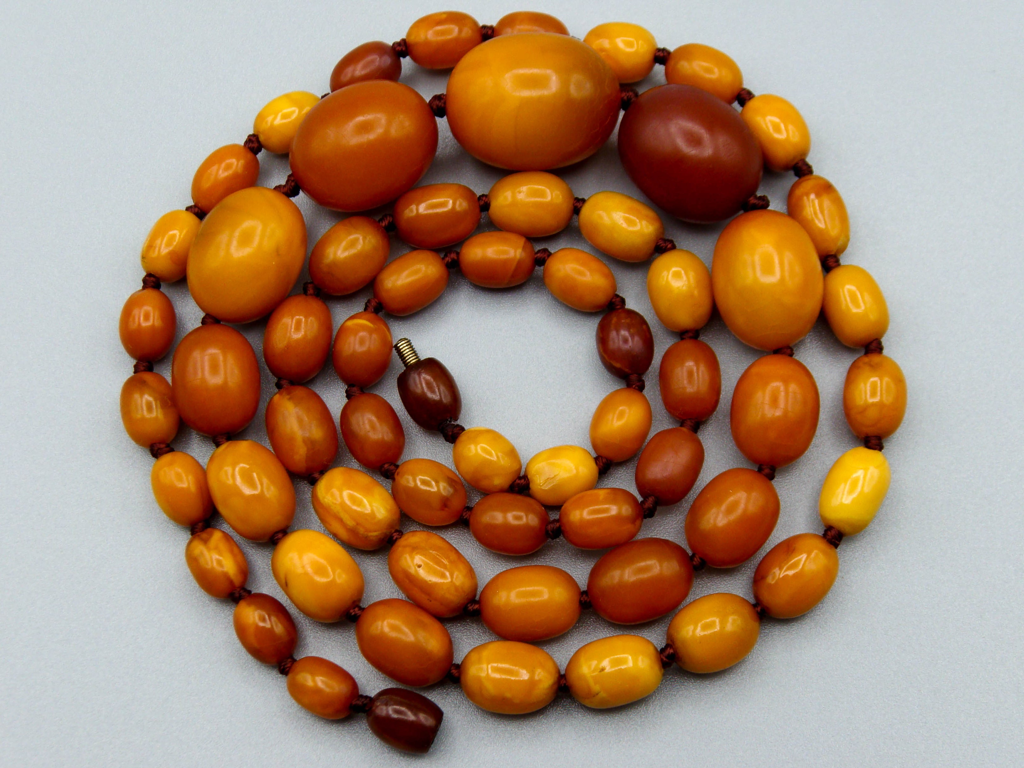 baltic amber, amber, antique, amber beads, egg Yolk, amber chain, Rosary beads, مسبحة, Masbaha, Muslim prayer beads حبيت الدورة ,العنبر الهندى