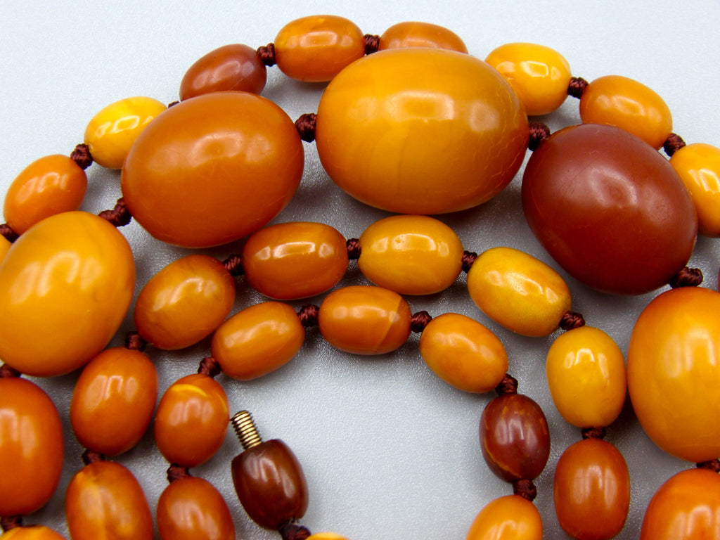 baltic amber, amber, antique, amber beads, egg Yolk, amber chain, Rosary beads, مسبحة, Masbaha, Muslim prayer beads حبيت الدورة ,العنبر الهندى