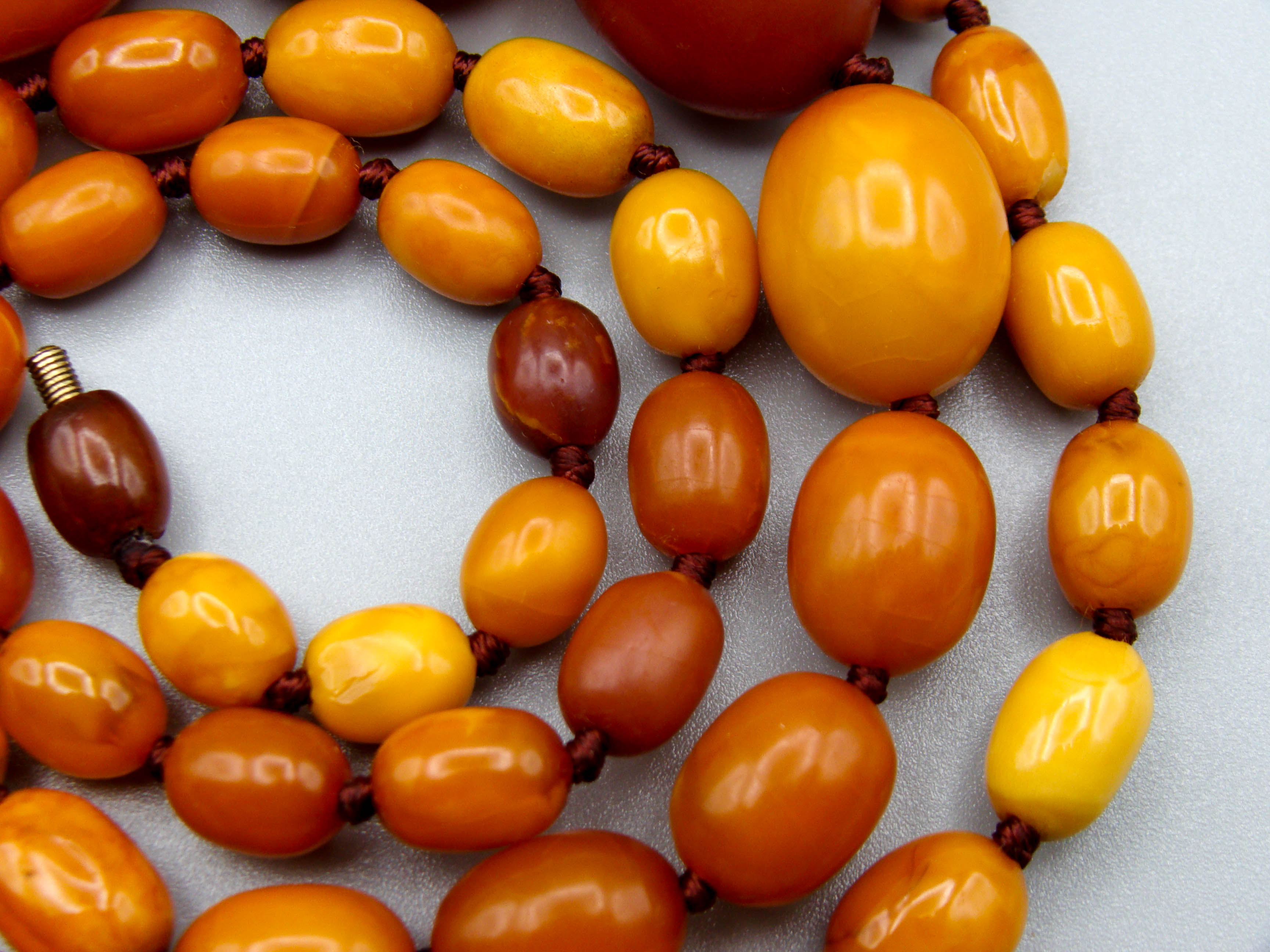 baltic amber, amber, antique, amber beads, egg Yolk, amber chain, Rosary beads, مسبحة, Masbaha, Muslim prayer beads حبيت الدورة ,العنبر الهندى