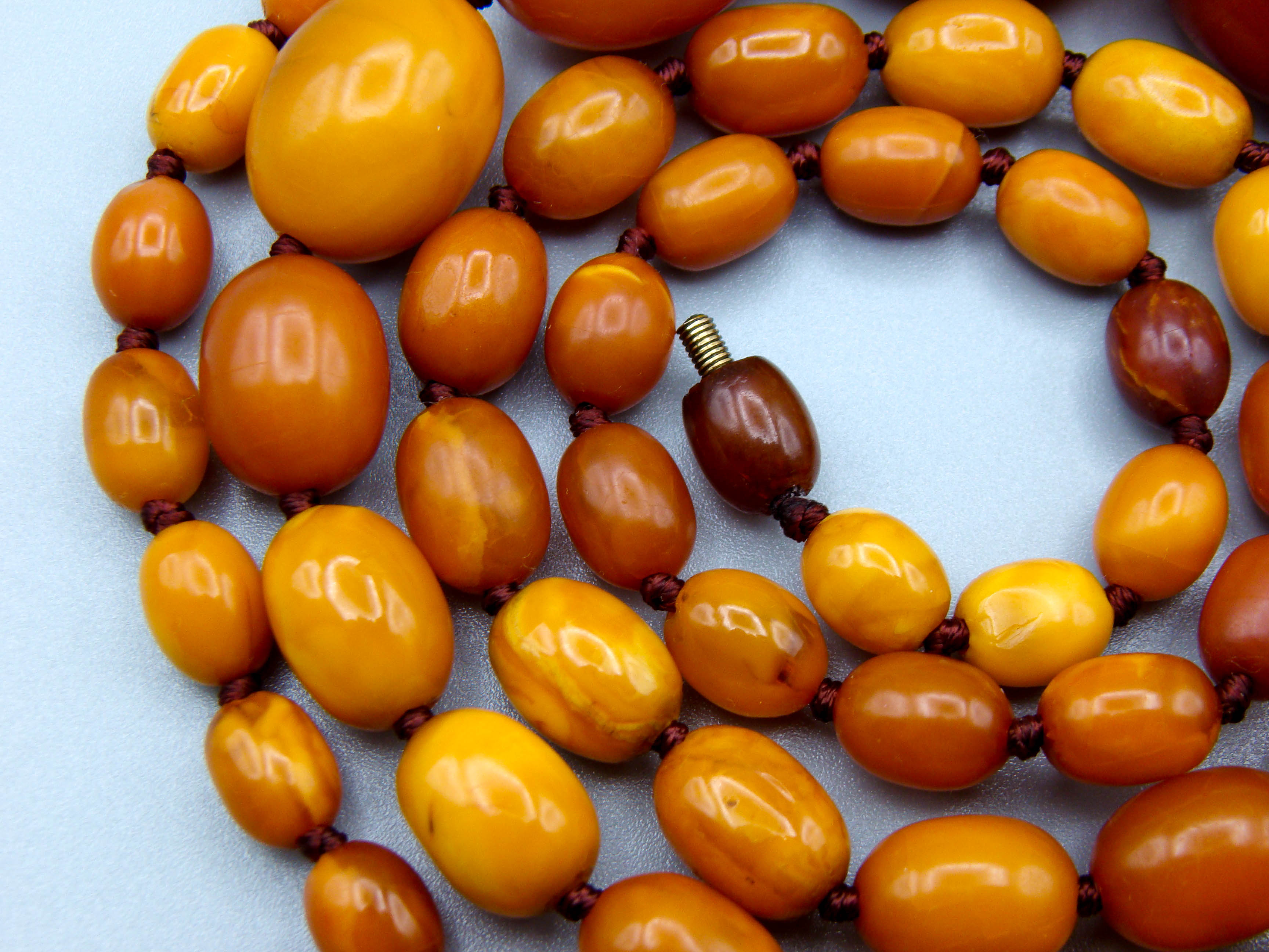 baltic amber, amber, antique, amber beads, egg Yolk, amber chain, Rosary beads, مسبحة, Masbaha, Muslim prayer beads حبيت الدورة ,العنبر الهندى