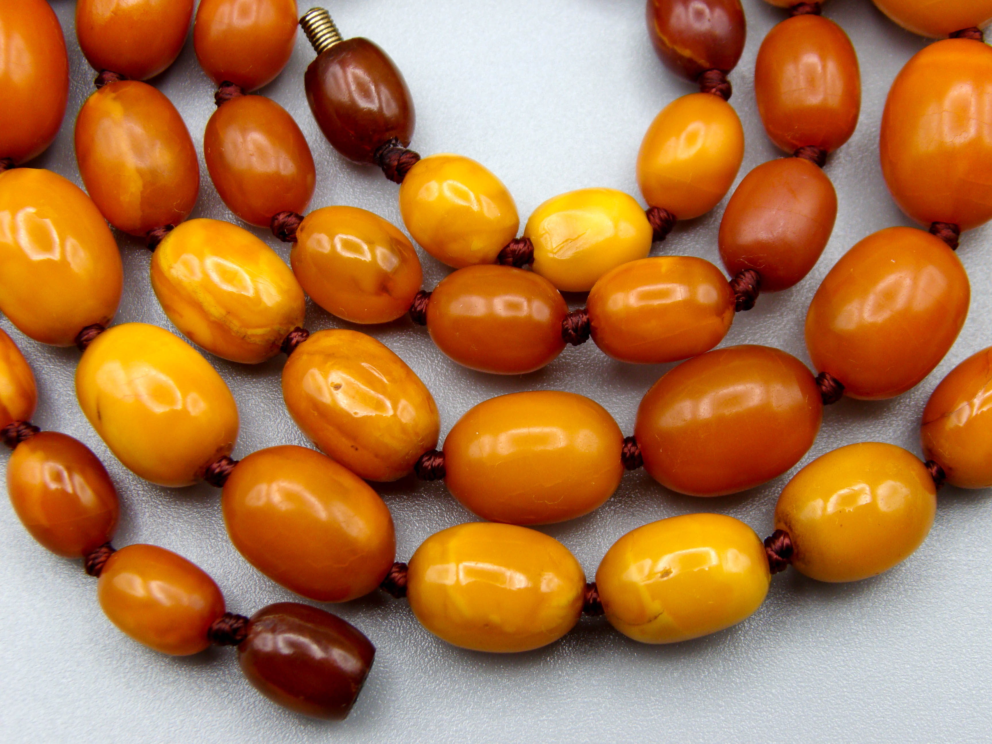 baltic amber, amber, antique, amber beads, egg Yolk, amber chain, Rosary beads, مسبحة, Masbaha, Muslim prayer beads حبيت الدورة ,العنبر الهندى