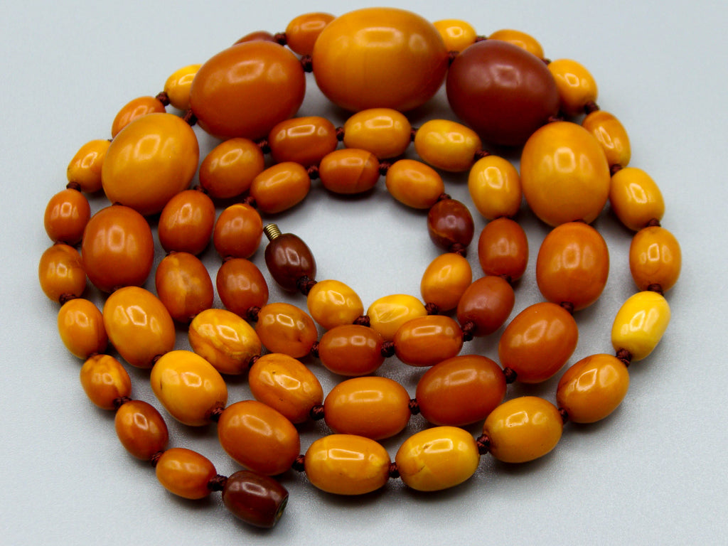 baltic amber, amber, antique, amber beads, egg Yolk, amber chain, Rosary beads, مسبحة, Masbaha, Muslim prayer beads حبيت الدورة ,العنبر الهندى