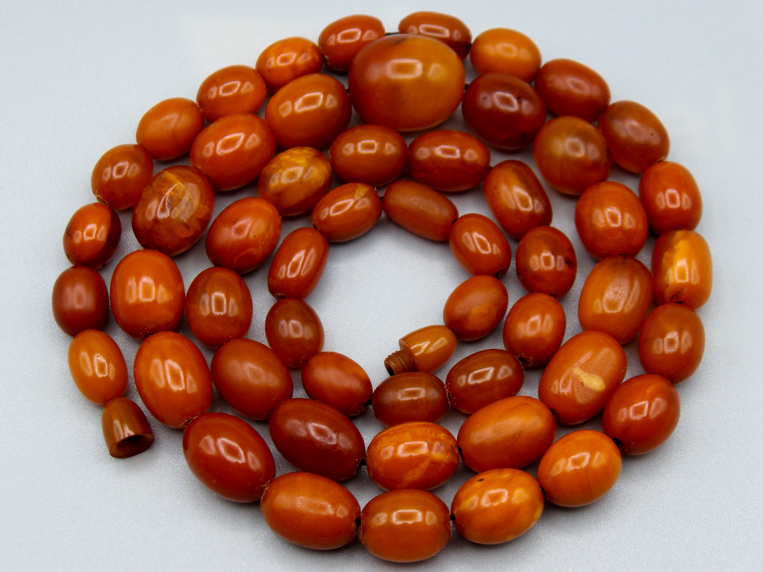 baltic amber, amber, antique, amber beads, egg Yolk, amber chain, Rosary beads, مسبحة, Masbaha, Muslim prayer beads حبيت الدورة ,العنبر الهندى