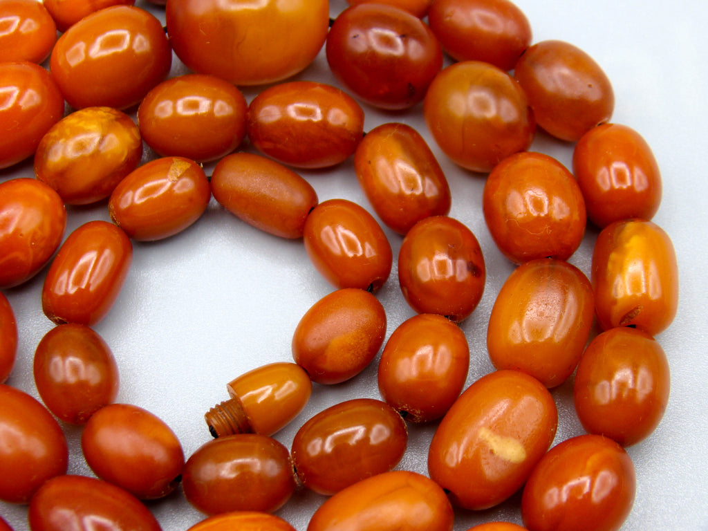 baltic amber, amber, antique, amber beads, egg Yolk, amber chain, Rosary beads, مسبحة, Masbaha, Muslim prayer beads حبيت الدورة ,العنبر الهندى
