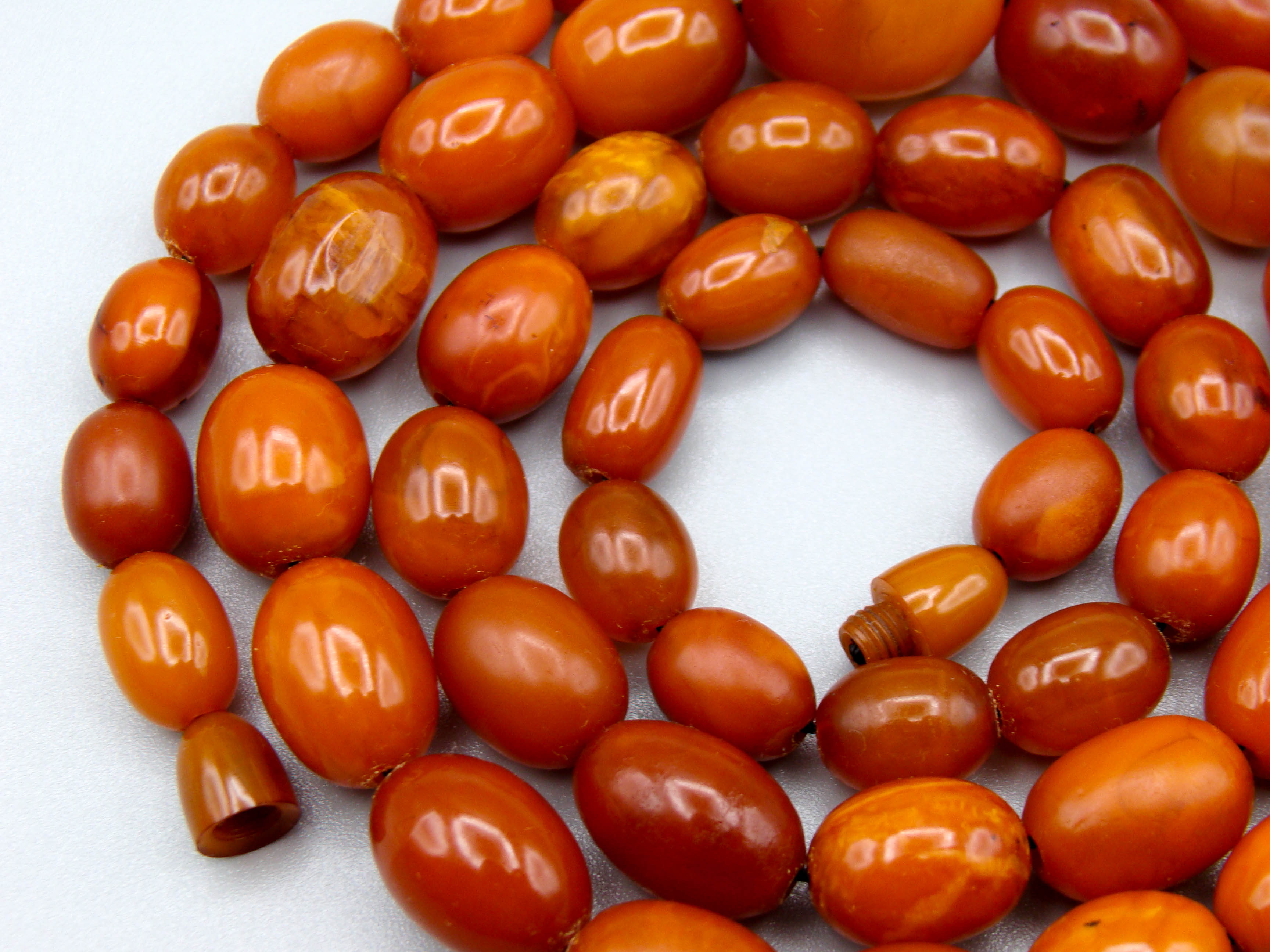 baltic amber, amber, antique, amber beads, egg Yolk, amber chain, Rosary beads, مسبحة, Masbaha, Muslim prayer beads حبيت الدورة ,العنبر الهندى