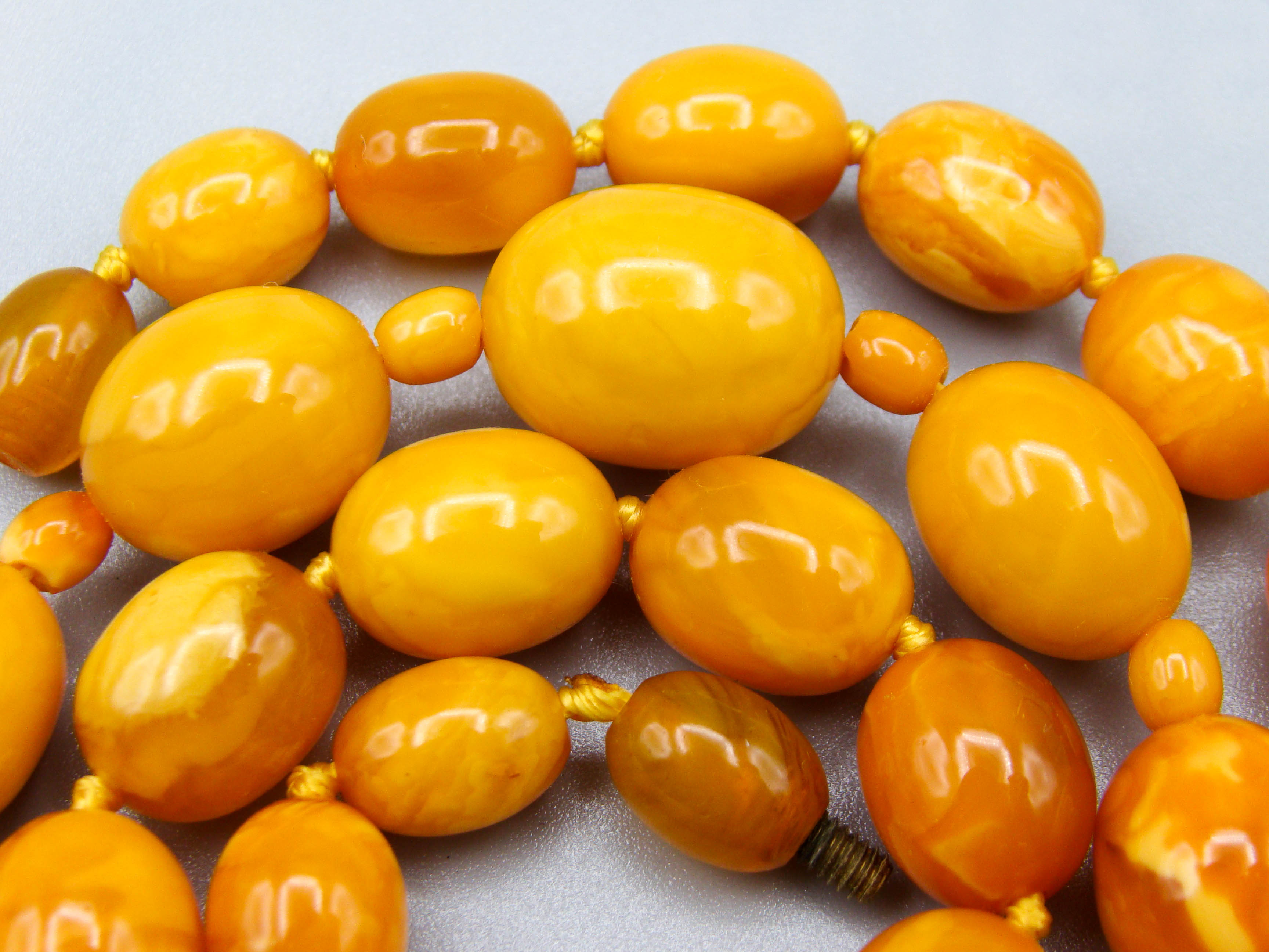 baltic amber, amber, antique, amber beads, egg Yolk, amber chain, Rosary beads, مسبحة, Masbaha, Muslim prayer beads حبيت الدورة ,العنبر الهندى