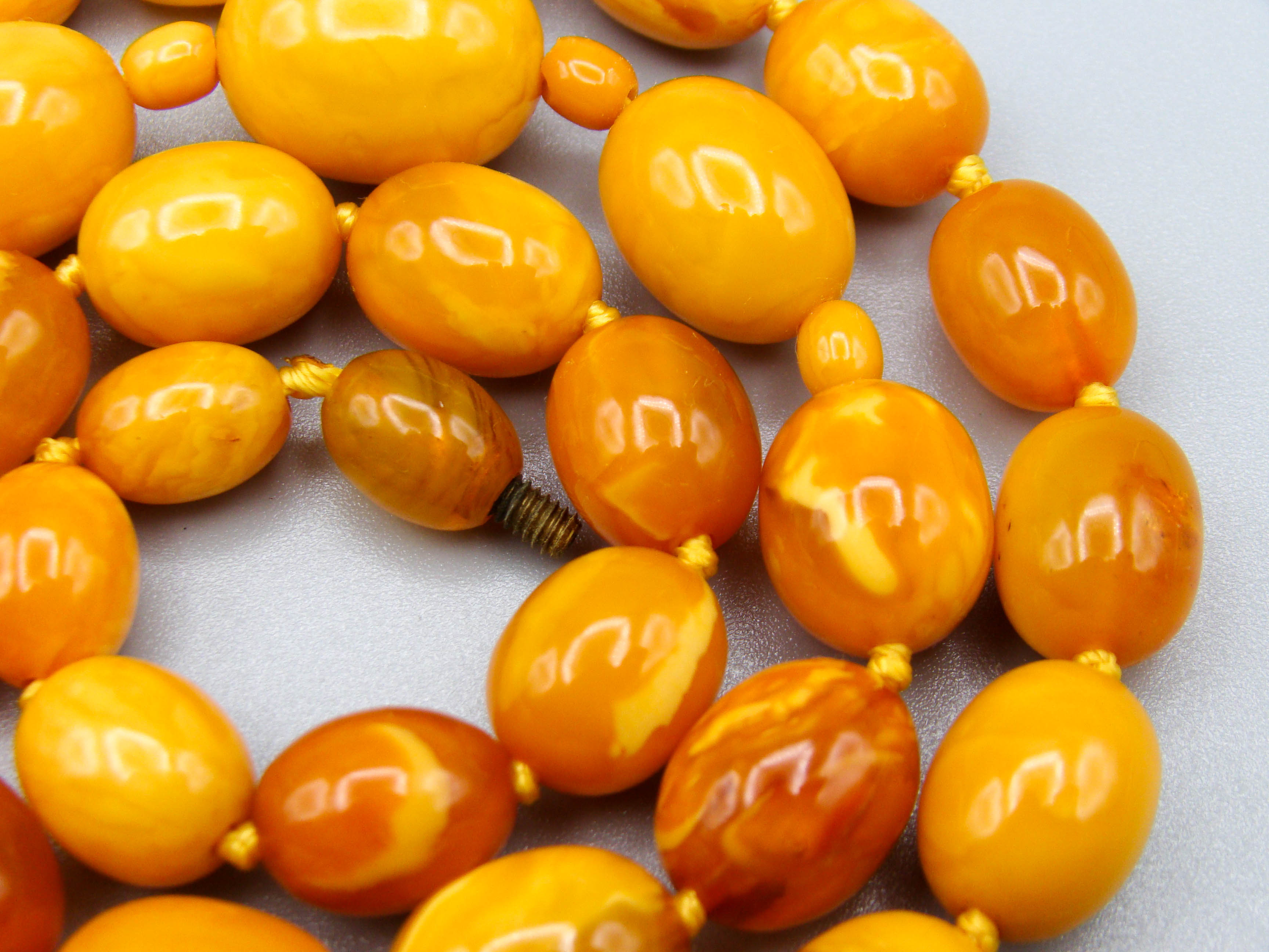 baltic amber, amber, antique, amber beads, egg Yolk, amber chain, Rosary beads, مسبحة, Masbaha, Muslim prayer beads حبيت الدورة ,العنبر الهندى