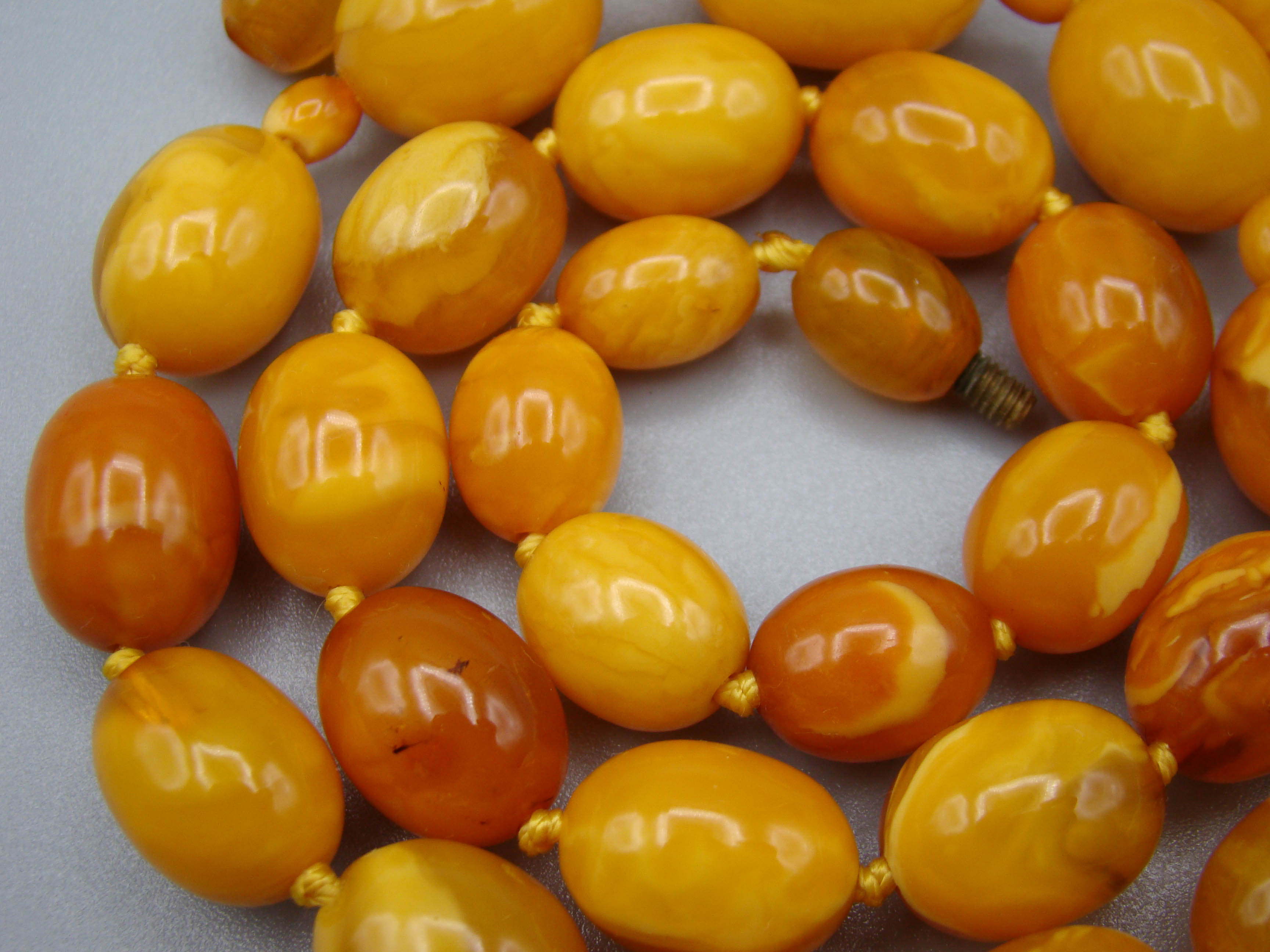 baltic amber, amber, antique, amber beads, egg Yolk, amber chain, Rosary beads, مسبحة, Masbaha, Muslim prayer beads حبيت الدورة ,العنبر الهندى