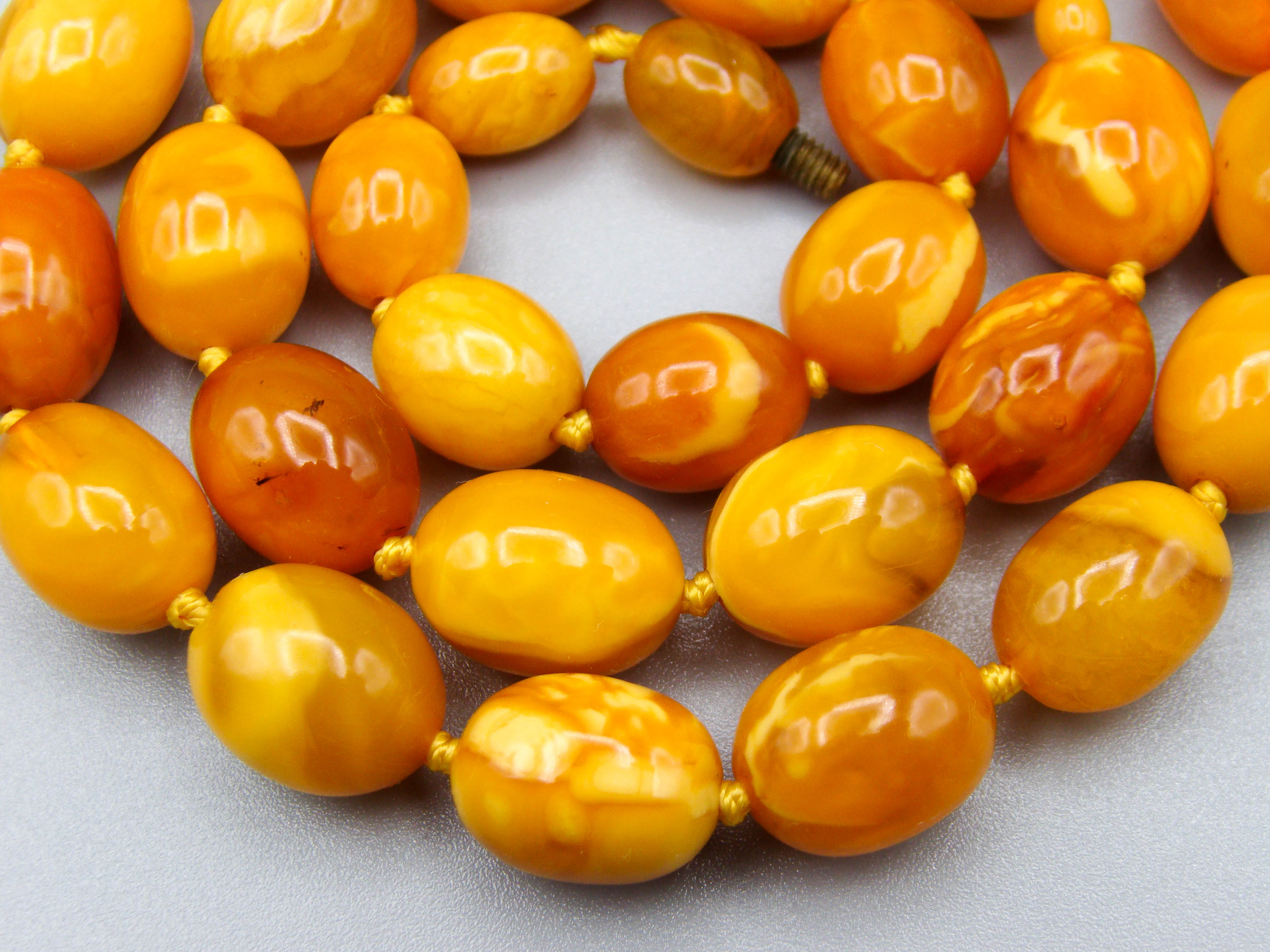 baltic amber, amber, antique, amber beads, egg Yolk, amber chain, Rosary beads, مسبحة, Masbaha, Muslim prayer beads حبيت الدورة ,العنبر الهندى