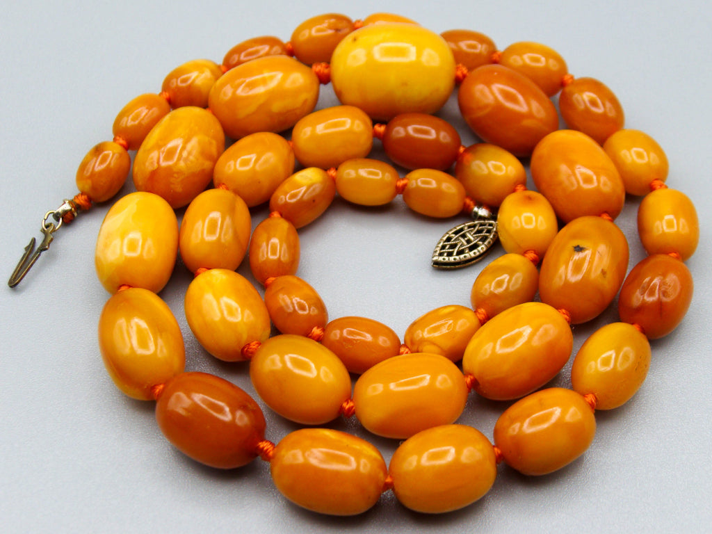baltic amber, amber, antique, amber beads, egg Yolk, amber chain, Rosary beads, مسبحة, Masbaha, Muslim prayer beads حبيت الدورة ,العنبر الهندى