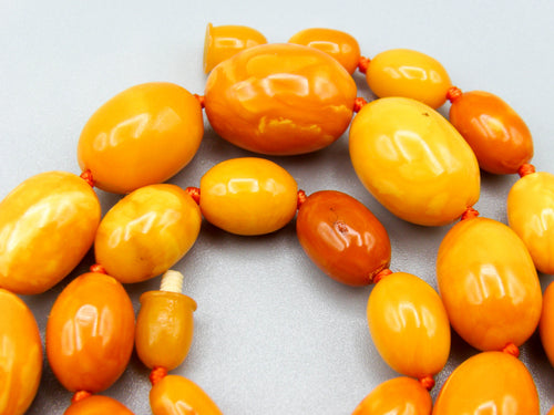 baltic amber, amber, antique, amber beads, egg Yolk, amber chain, Rosary beads, مسبحة, Masbaha, Muslim prayer beads حبيت الدورة ,العنبر الهندى