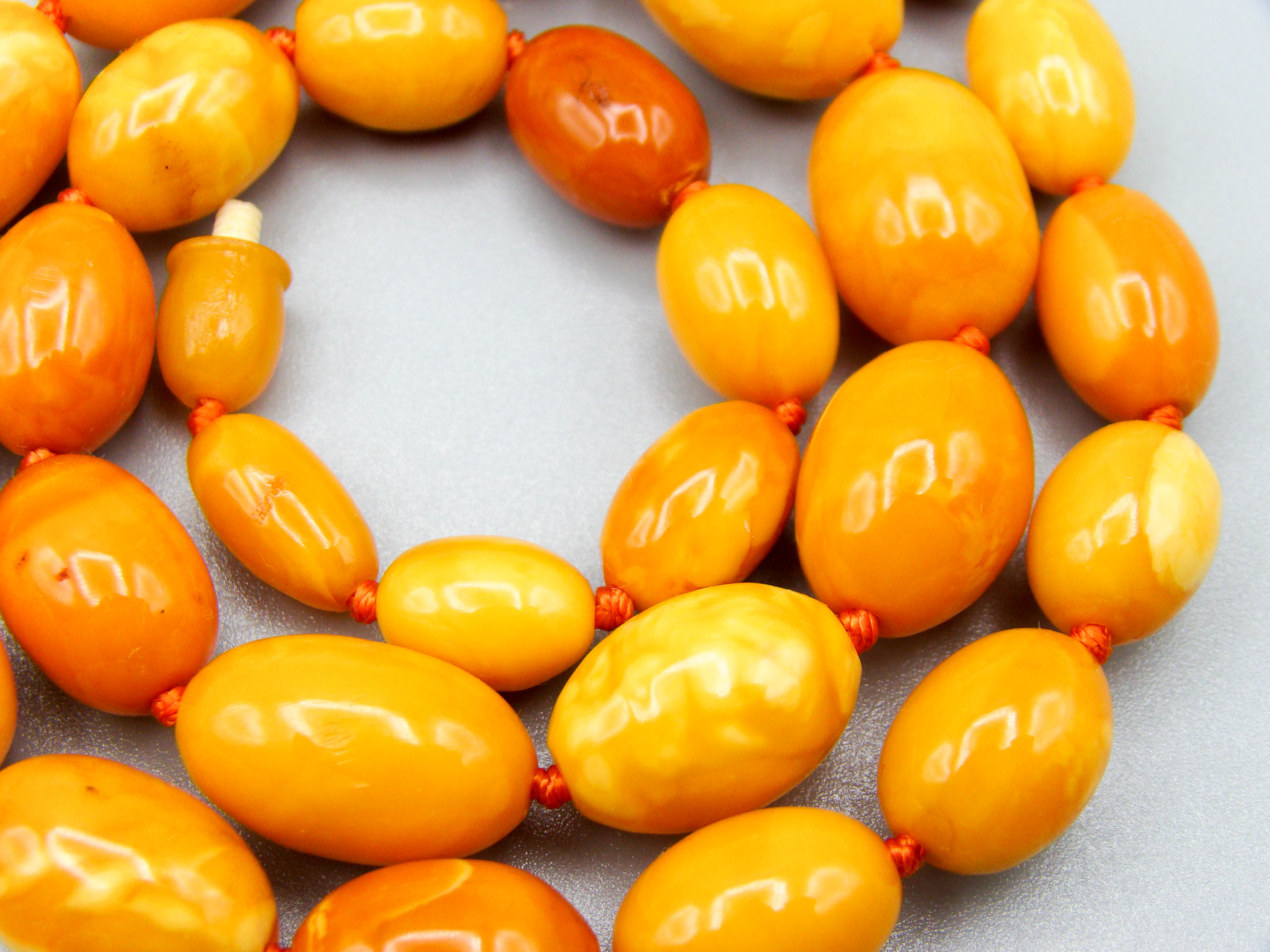 baltic amber, amber, antique, amber beads, egg Yolk, amber chain, Rosary beads, مسبحة, Masbaha, Muslim prayer beads حبيت الدورة ,العنبر الهندى
