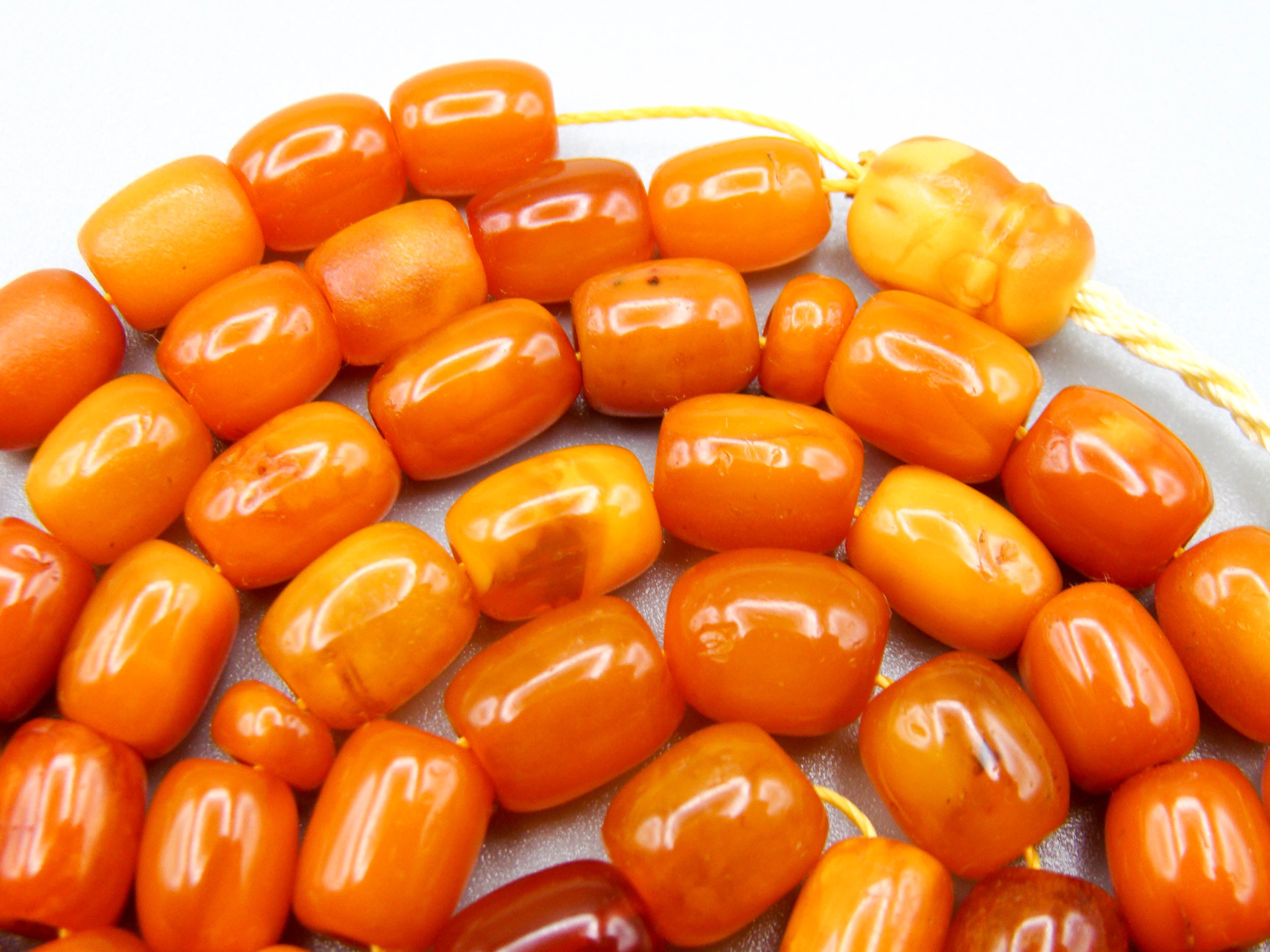 baltic amber, amber, antique, amber beads, egg Yolk, amber chain, Rosary beads, مسبحة, Masbaha, Muslim prayer beads حبيت الدورة ,العنبر الهندى