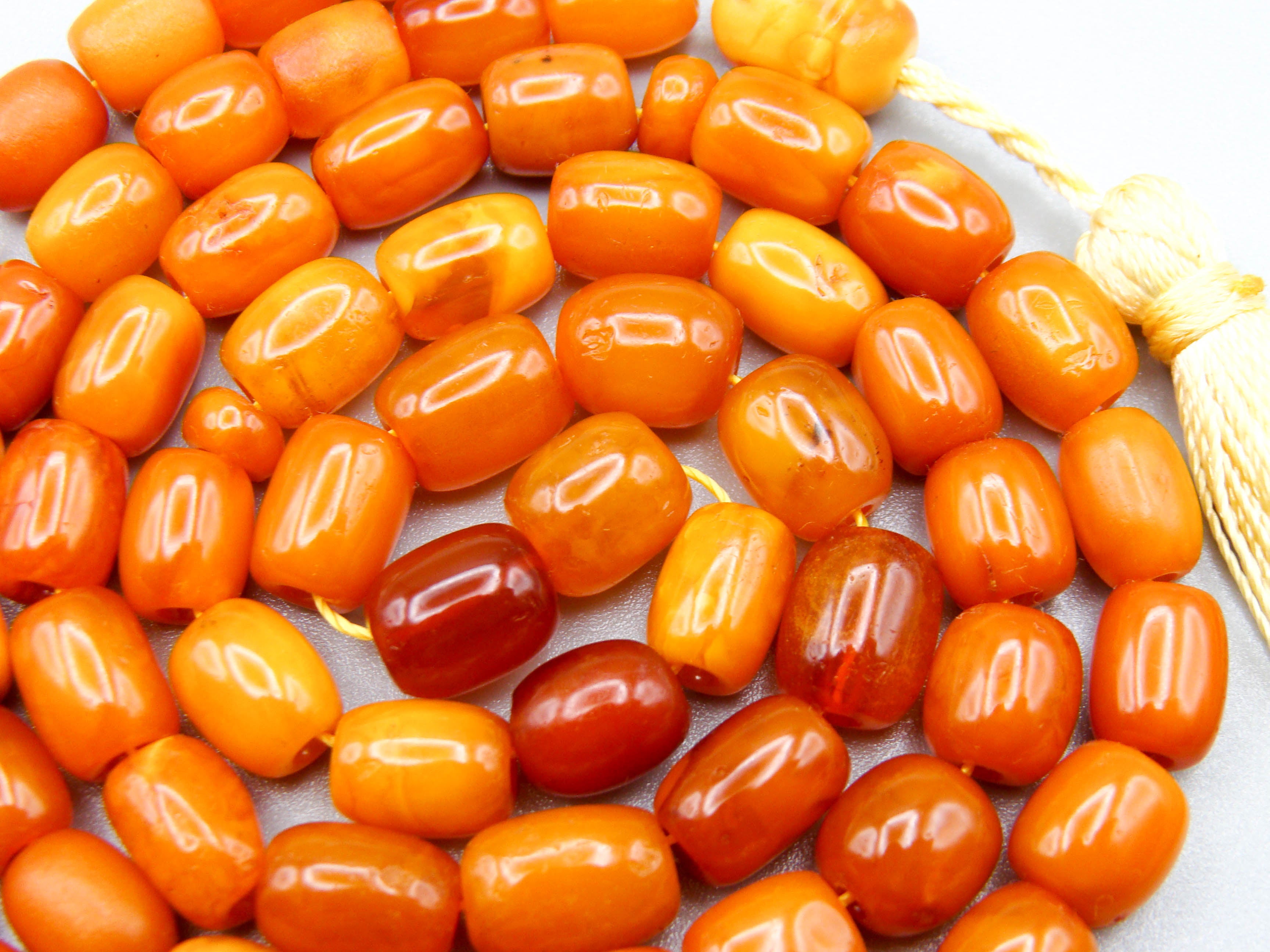 baltic amber, amber, antique, amber beads, egg Yolk, amber chain, Rosary beads, مسبحة, Masbaha, Muslim prayer beads حبيت الدورة ,العنبر الهندى