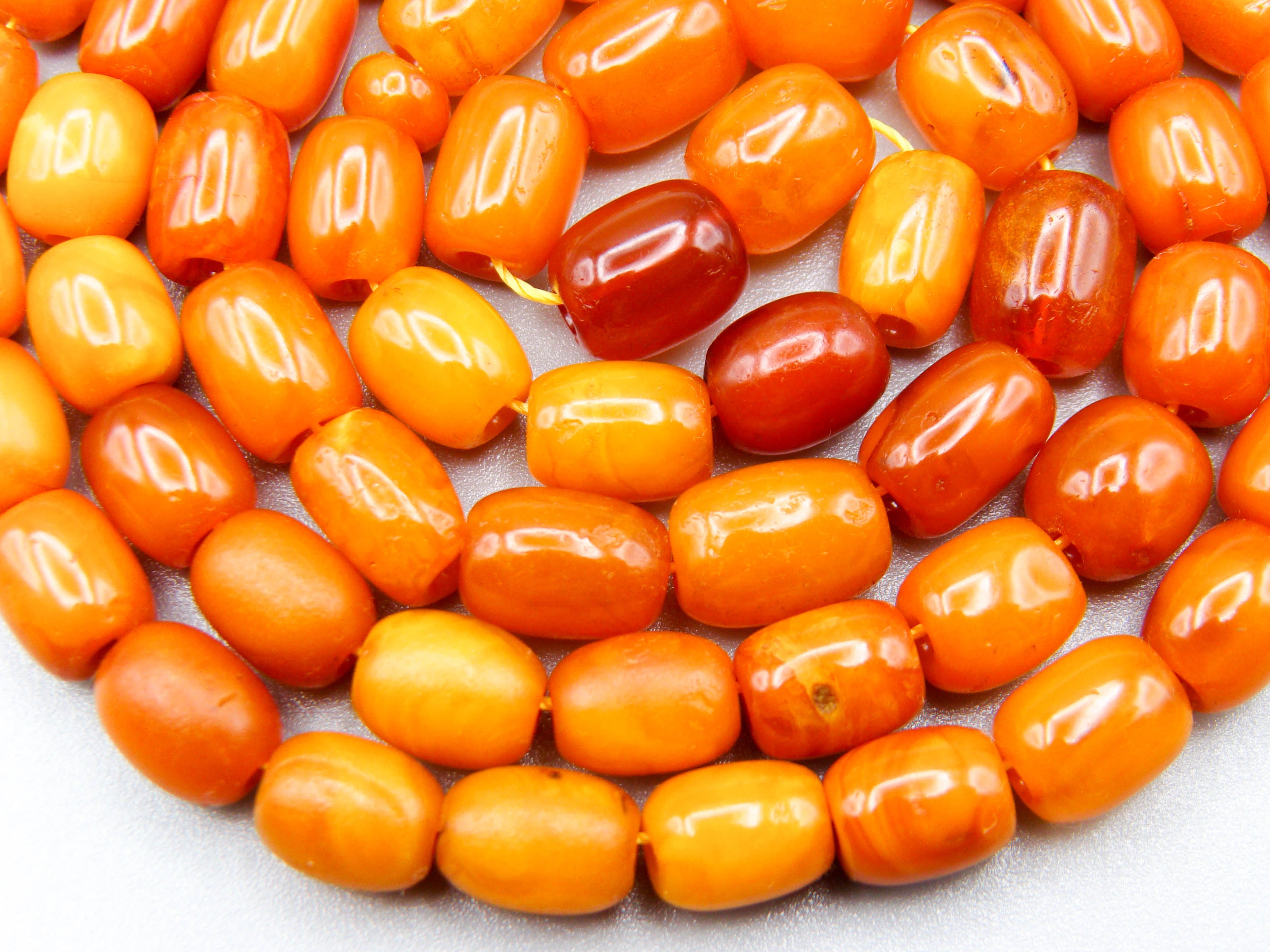 baltic amber, amber, antique, amber beads, egg Yolk, amber chain, Rosary beads, مسبحة, Masbaha, Muslim prayer beads حبيت الدورة ,العنبر الهندى