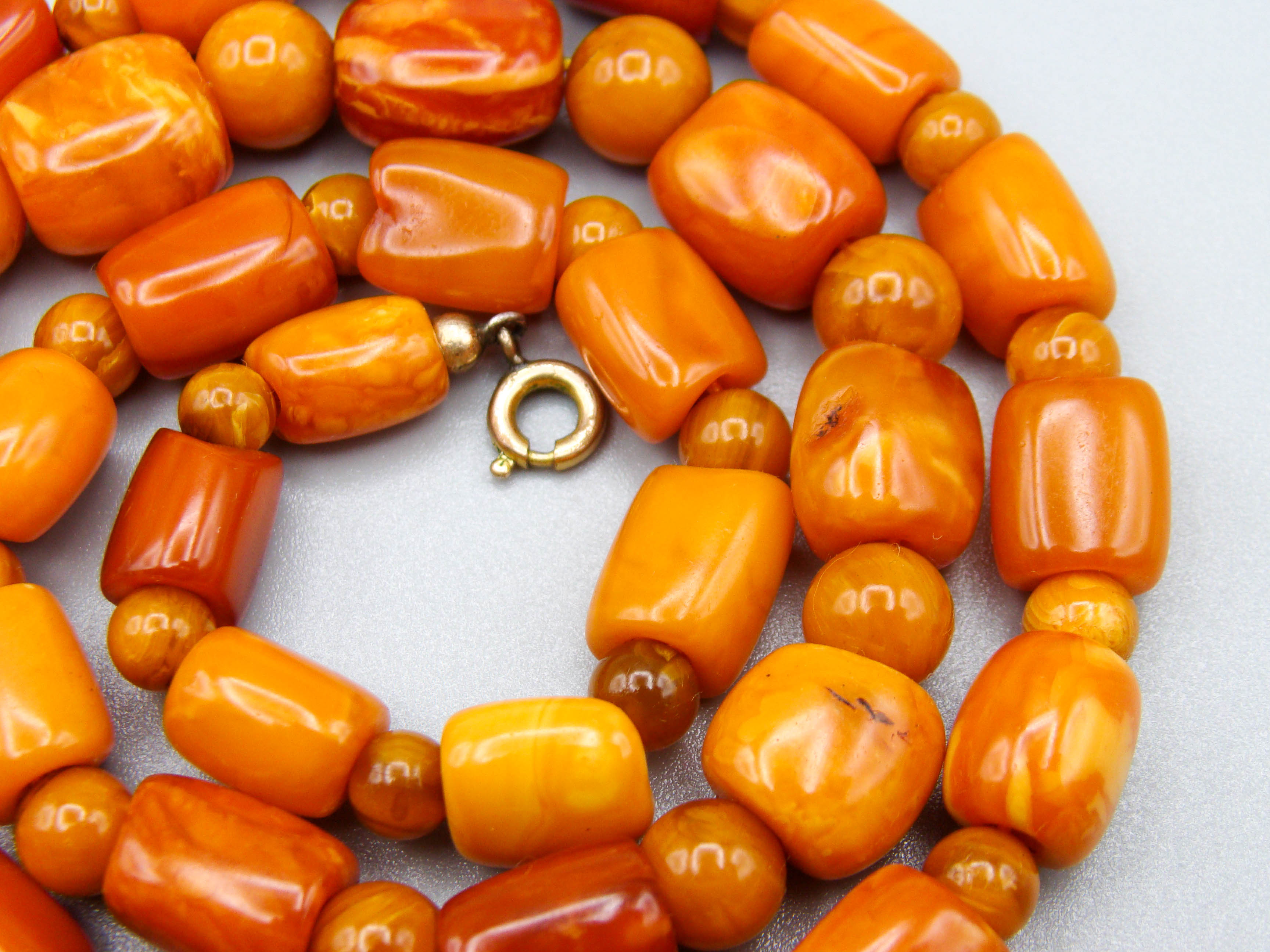 baltic amber, amber, antique, amber beads, egg Yolk, amber chain, Rosary beads, مسبحة, Masbaha, Muslim prayer beads حبيت الدورة ,العنبر الهندى